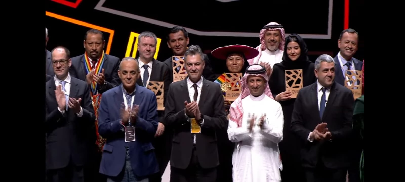 Madar Al-Saa Images 0.5417744072613577