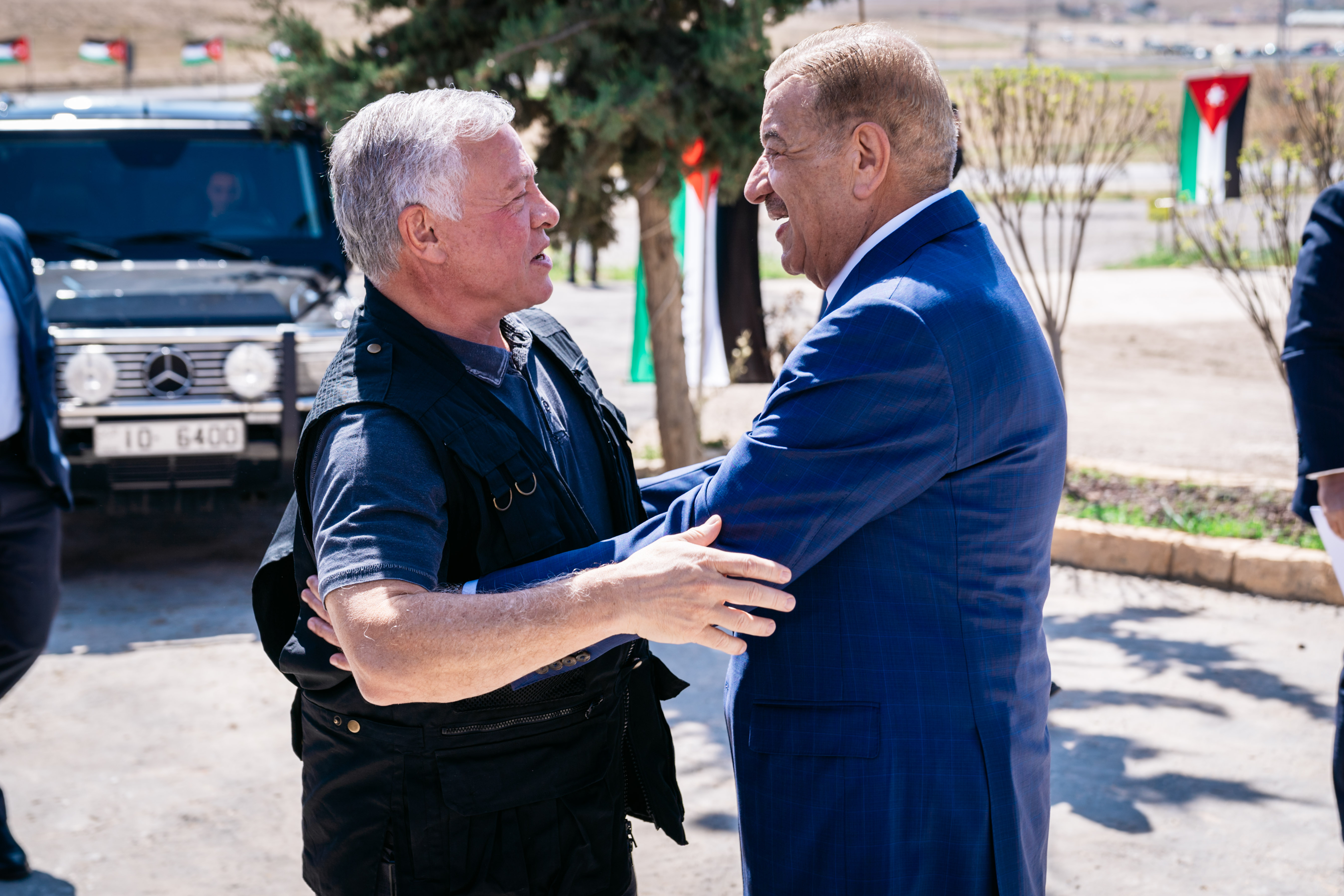 Madar Al-Saa Images 0.4307448362515429