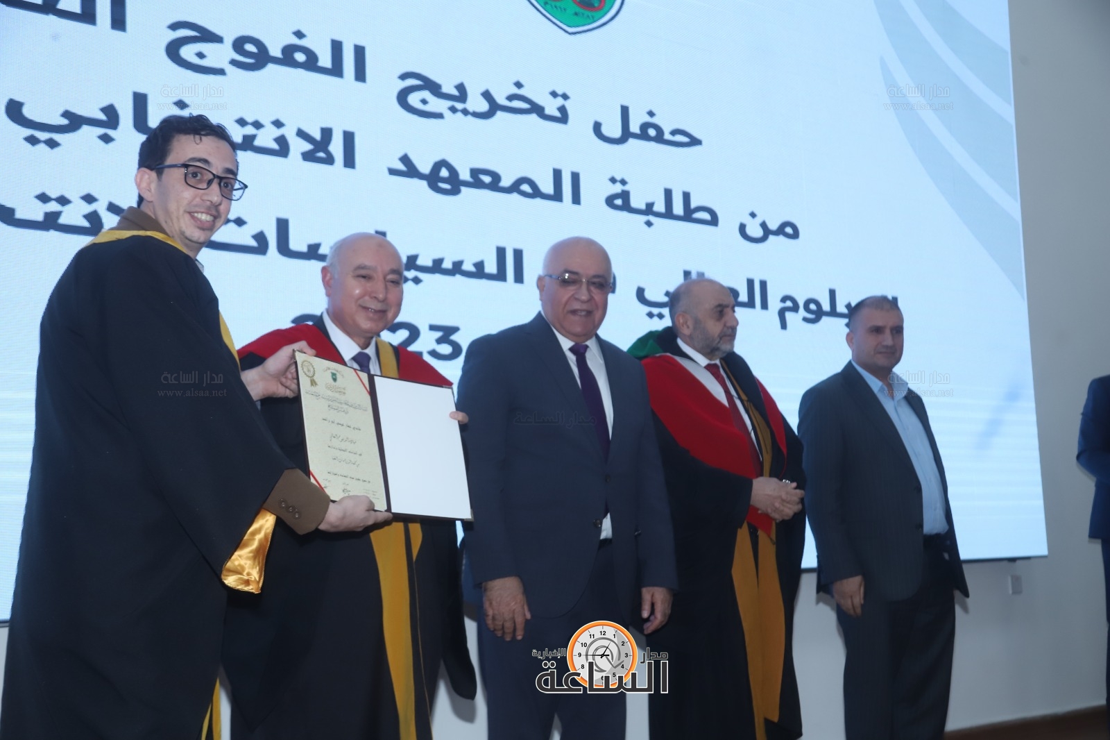 Madar Al-Saa Images 0.5481242098925141