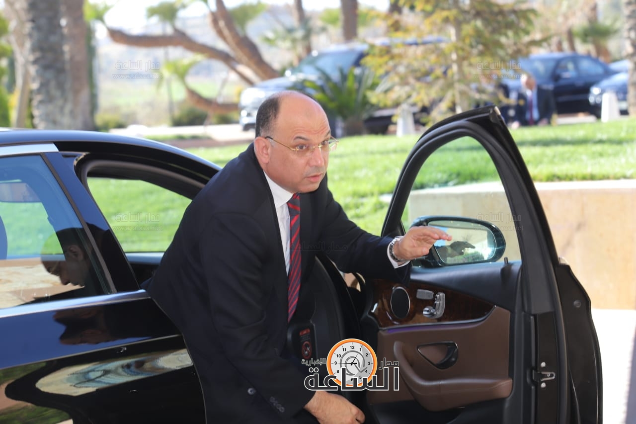 Madar Al-Saa Images 0.7254627088261641