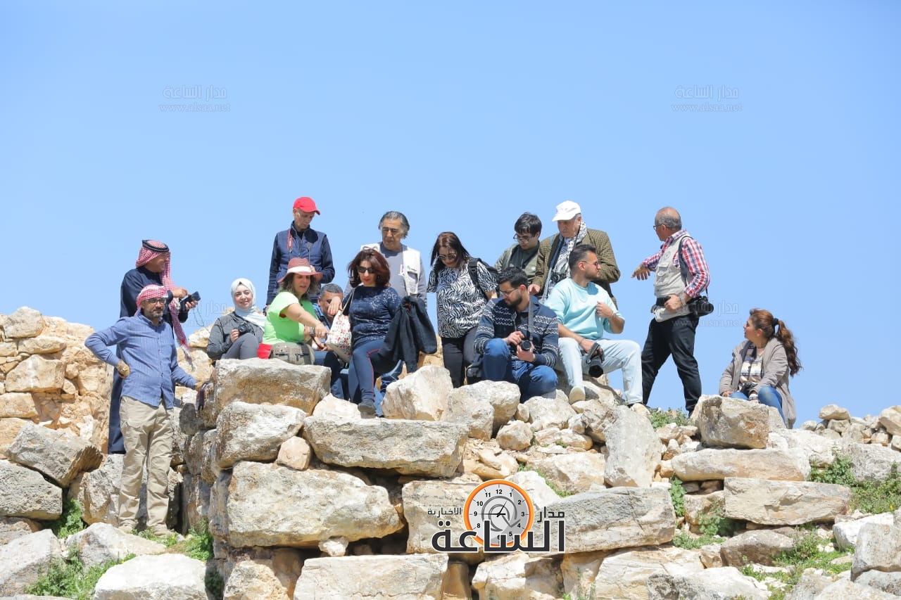 Madar Al-Saa Images 0.043398637683759844