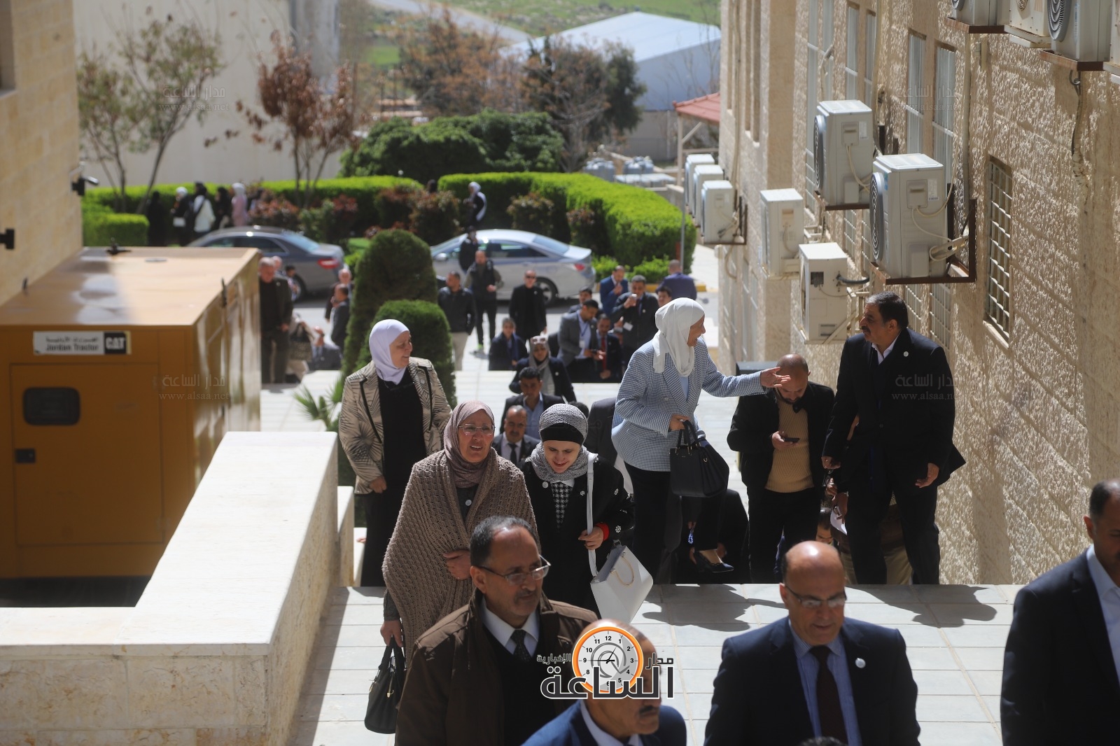 Madar Al-Saa Images 0.3646136167173972