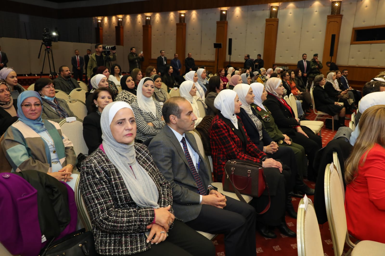 Madar Al-Saa Images 0.5607683592564872