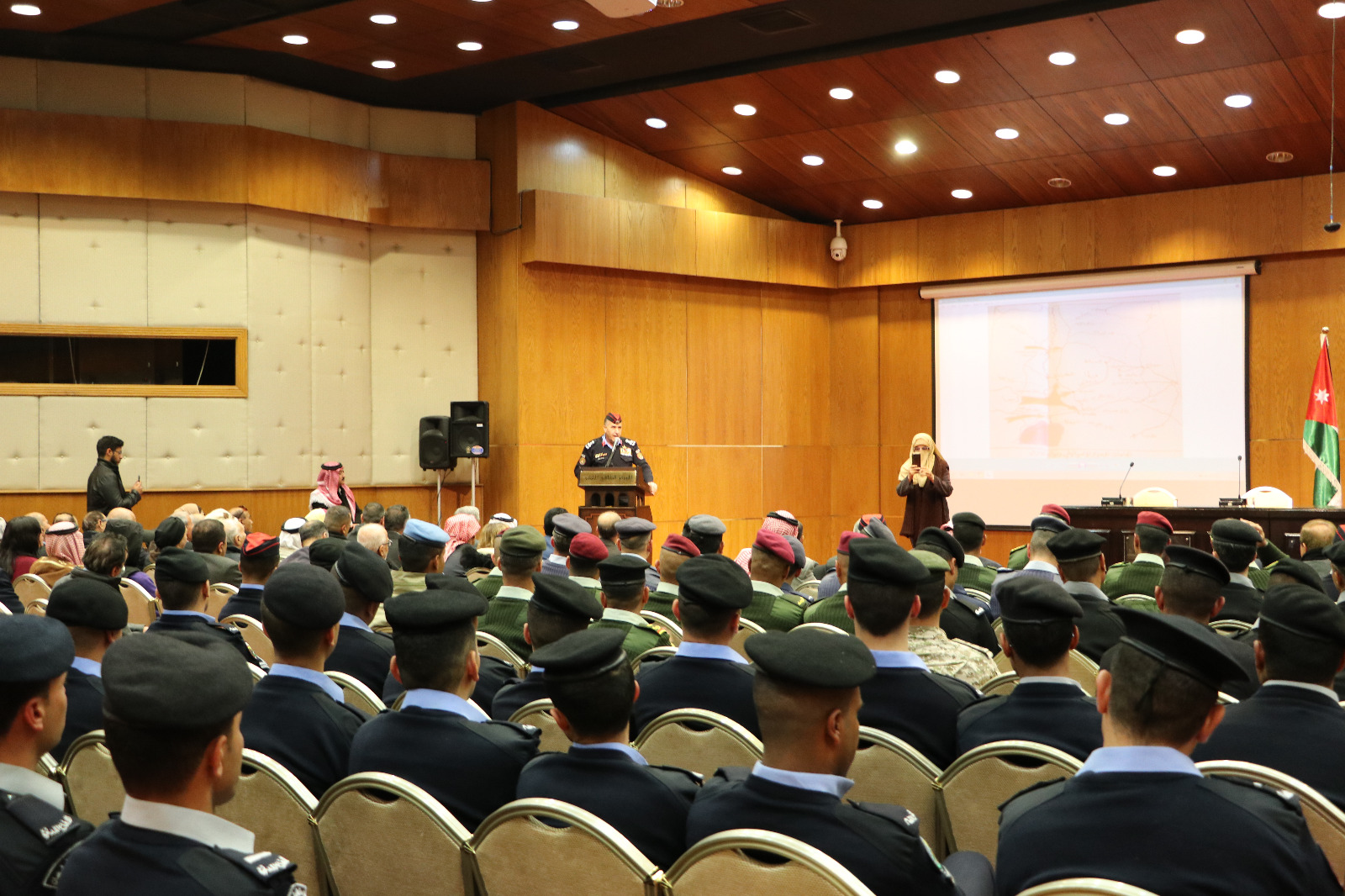 Madar Al-Saa Images 0.06614006731857258