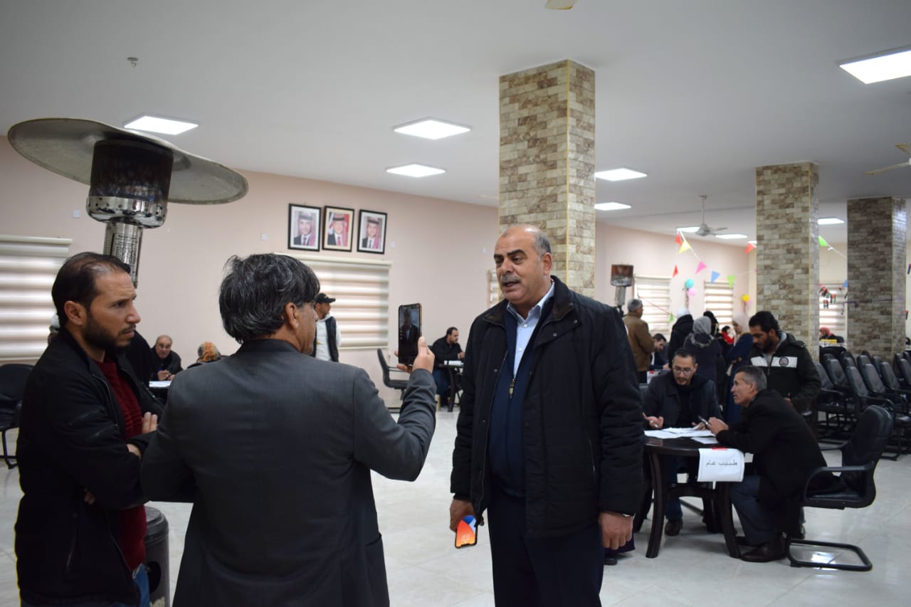 Madar Al-Saa Images 0.17877522652506195