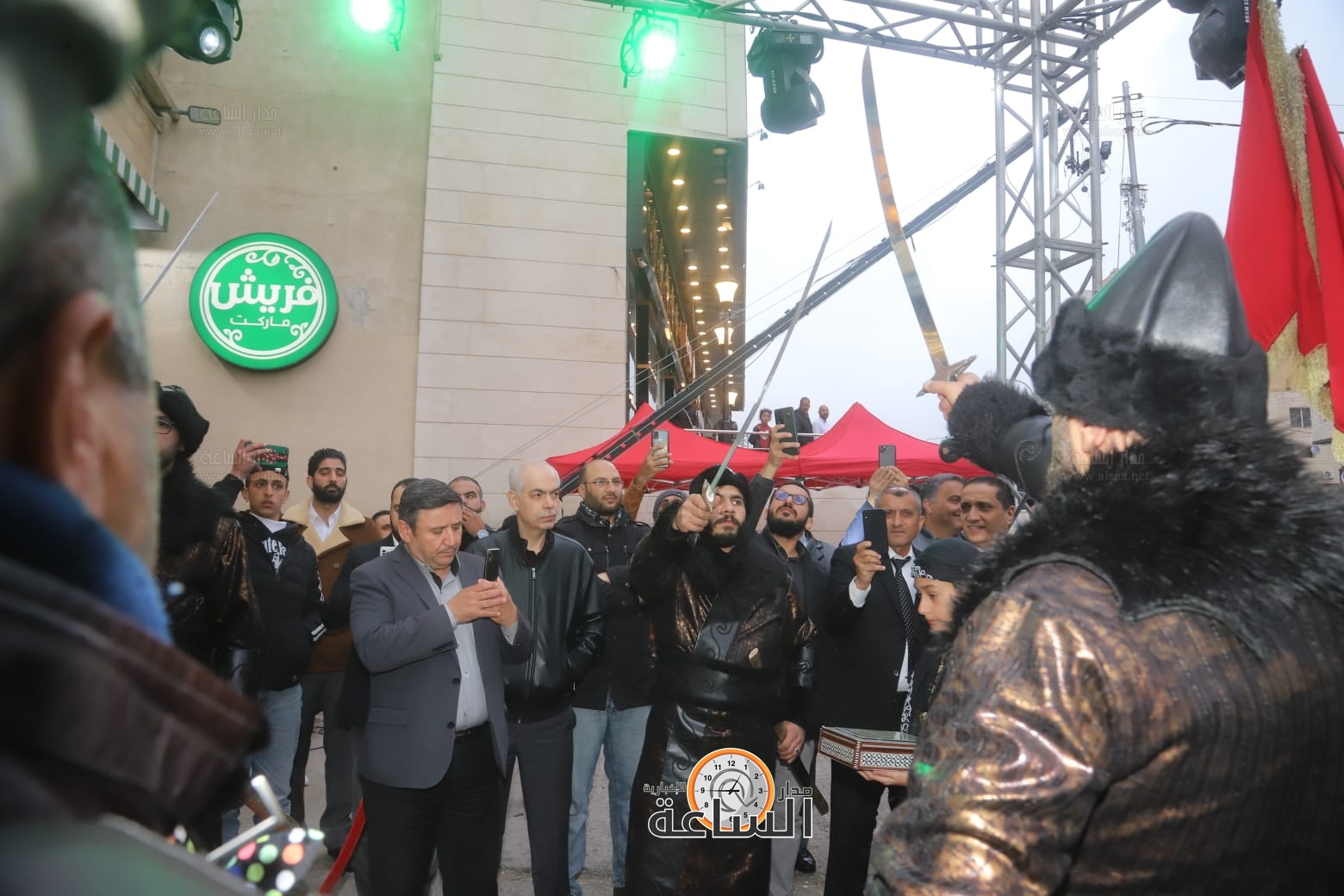 Madar Al-Saa Images 0.4293330840341957