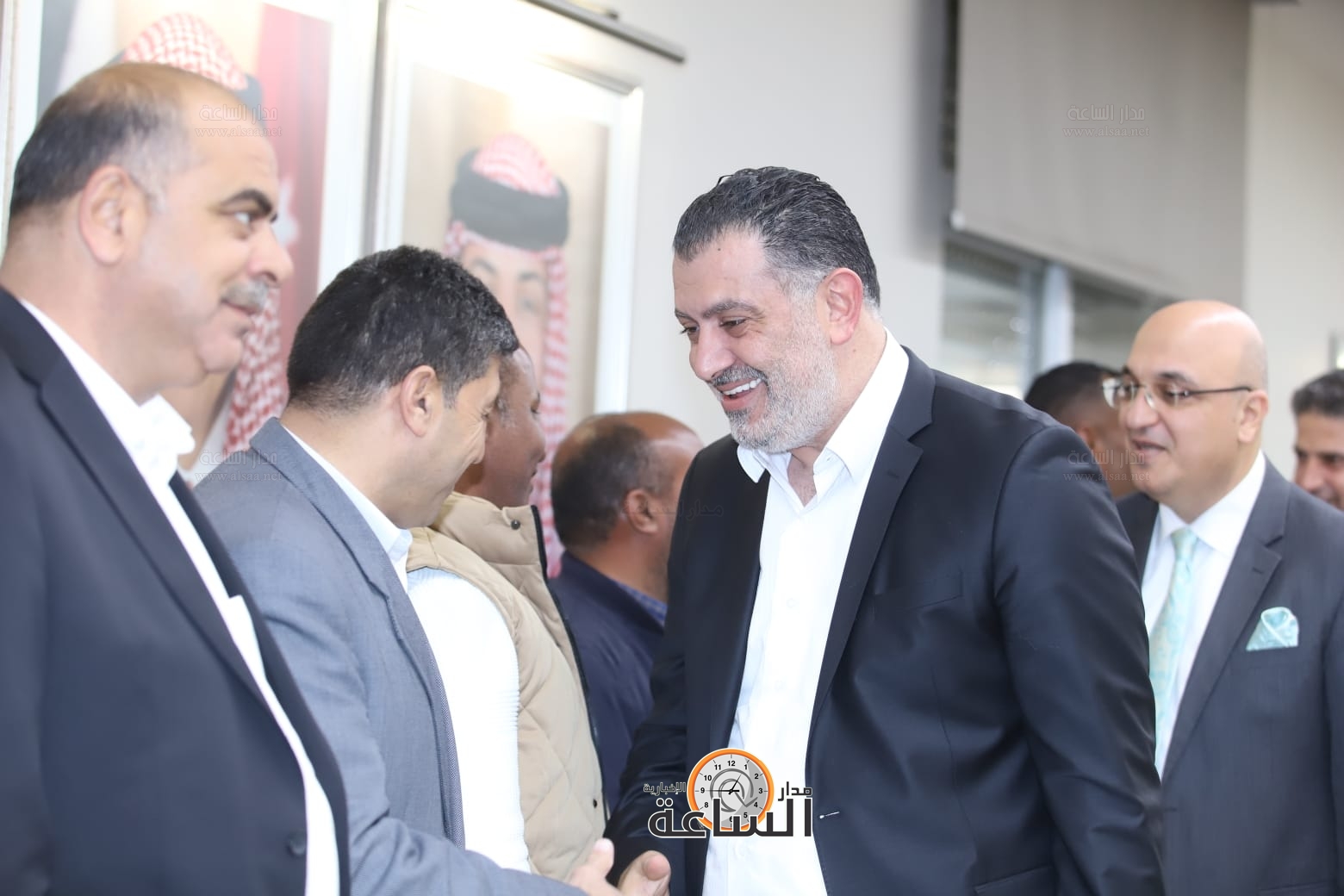 Madar Al-Saa Images 0.9102507589608124