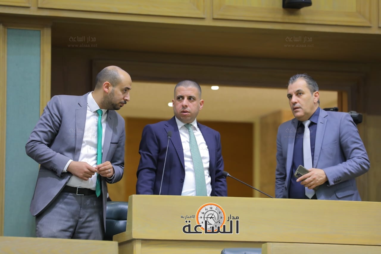 Madar Al-Saa Images 0.55876740174242