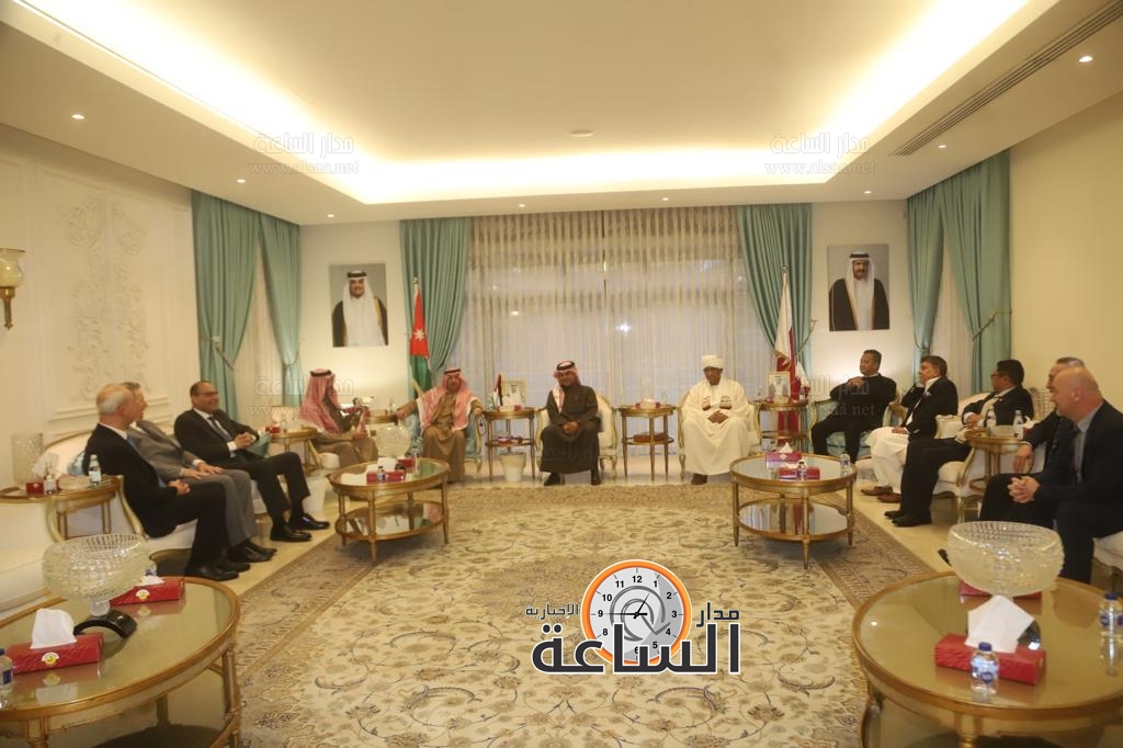 Madar Al-Saa Images 0.01022537003271129