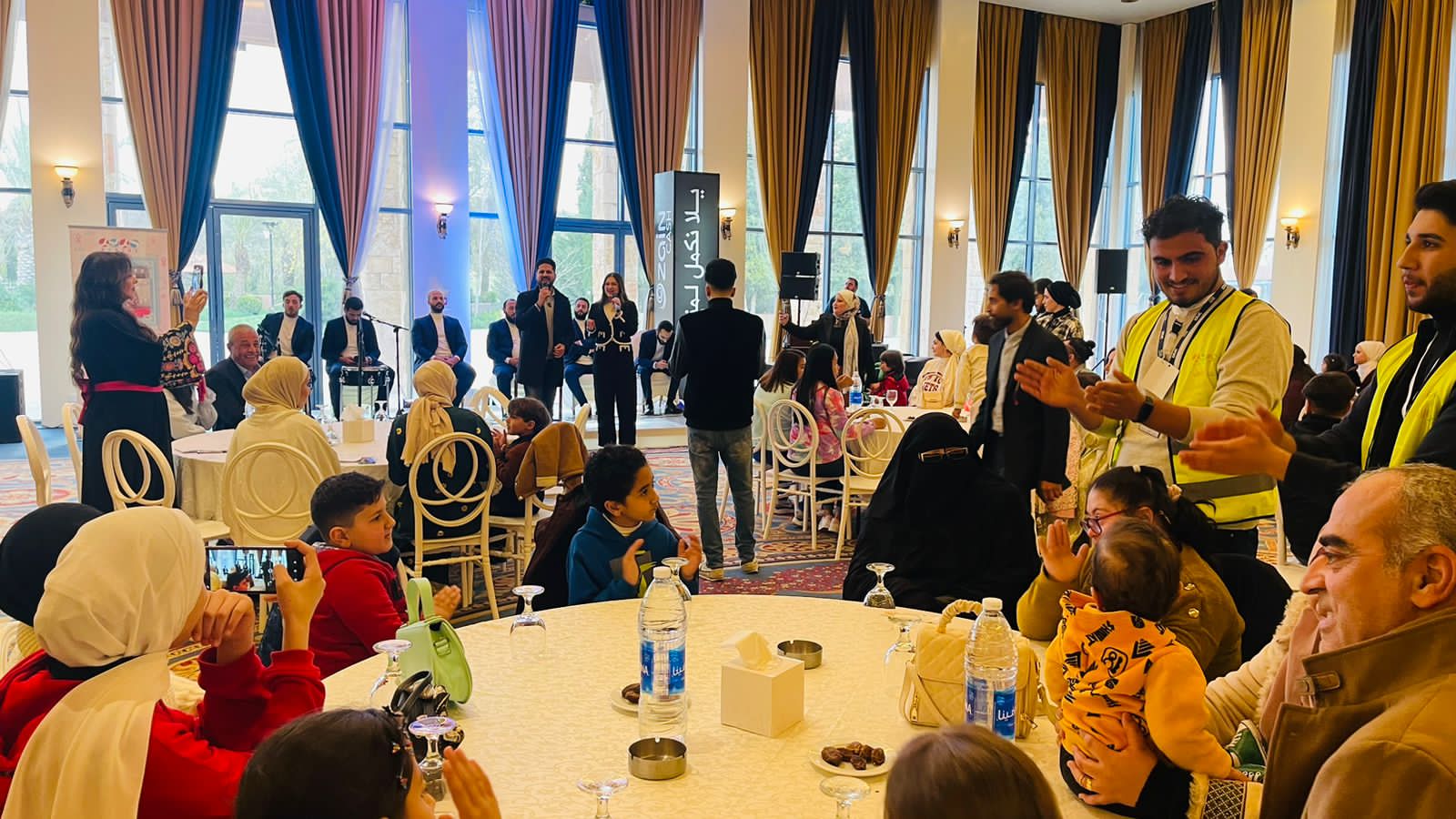 Madar Al-Saa Images 0.8655292907576073