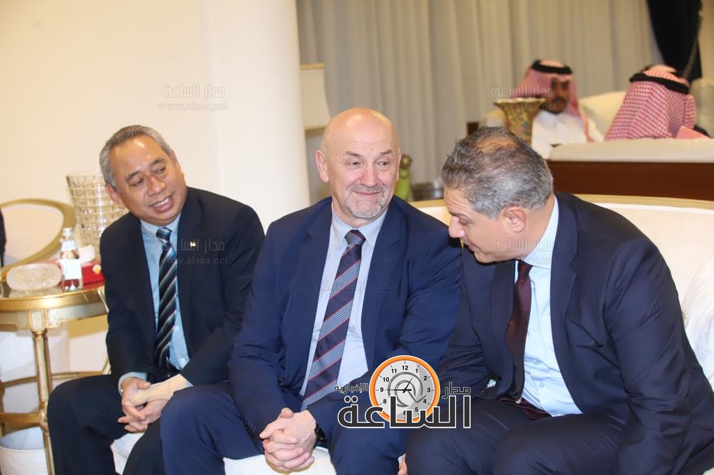 Madar Al-Saa Images 0.7828186064290955