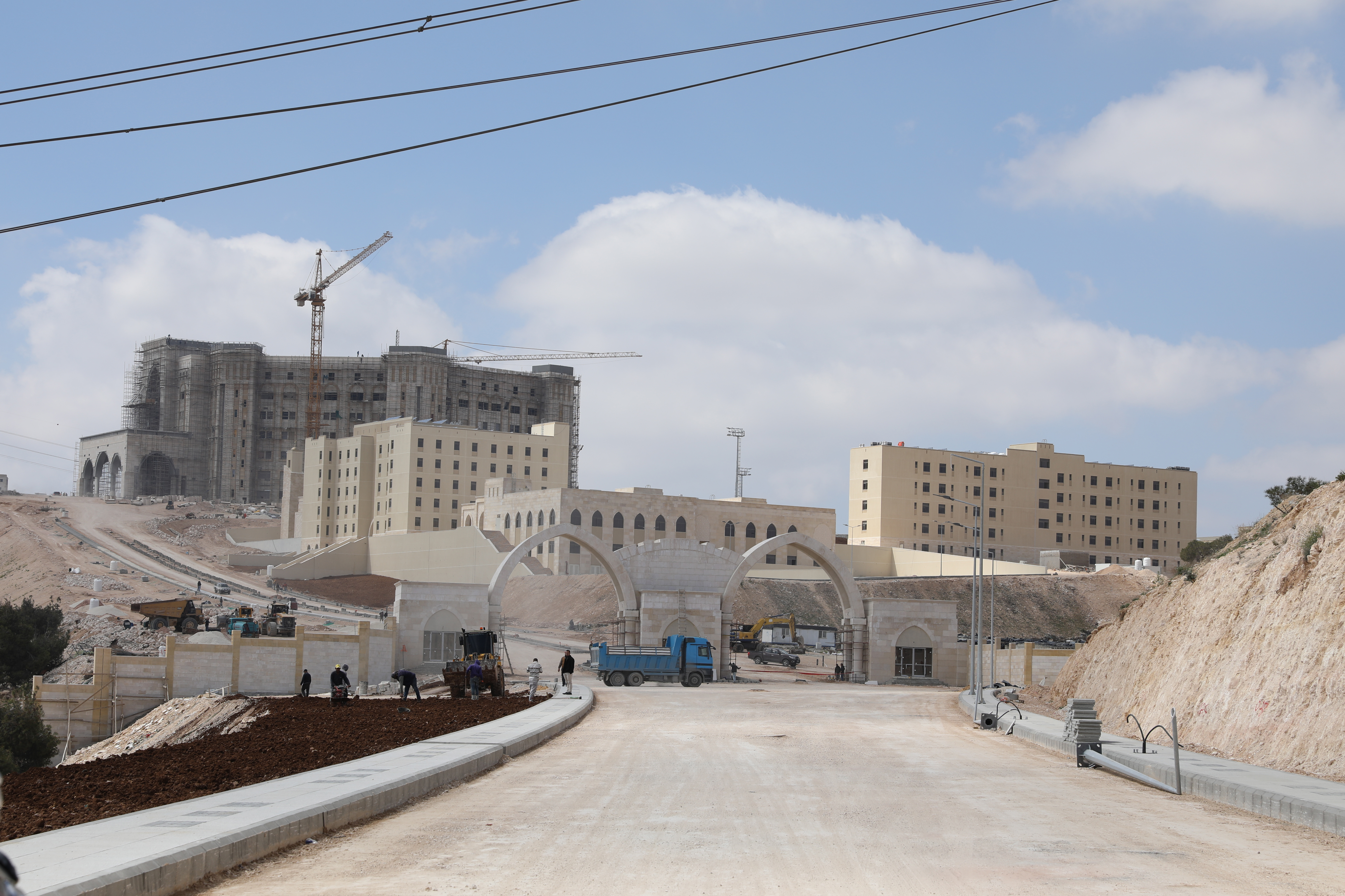 Madar Al-Saa Images 0.7145936166162383