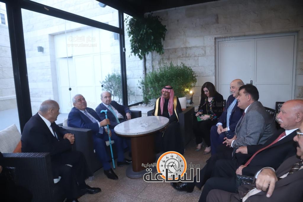 Madar Al-Saa Images 0.3159879891970401