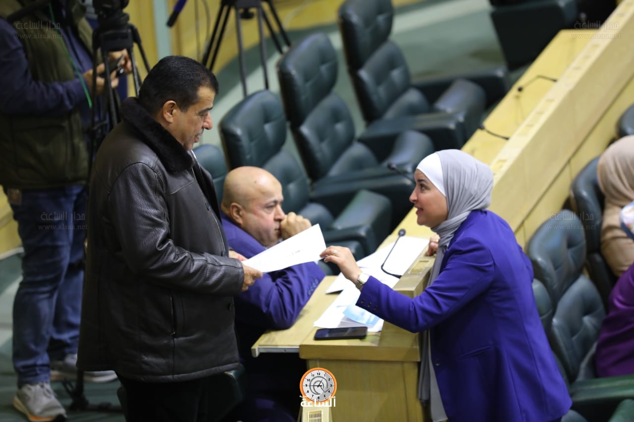 Madar Al-Saa Images 0.05446699399142463