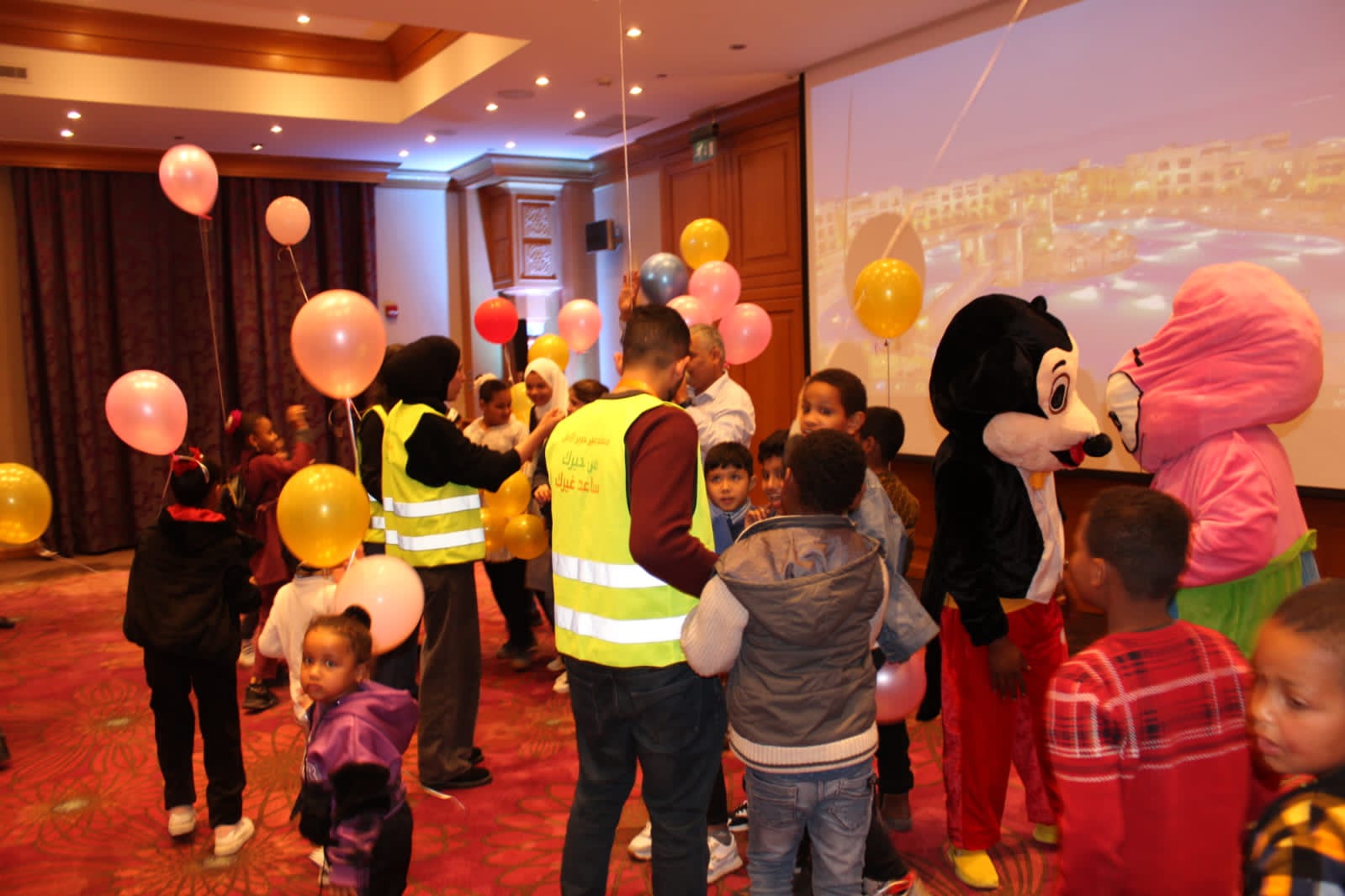 Madar Al-Saa Images 0.3598359523639785