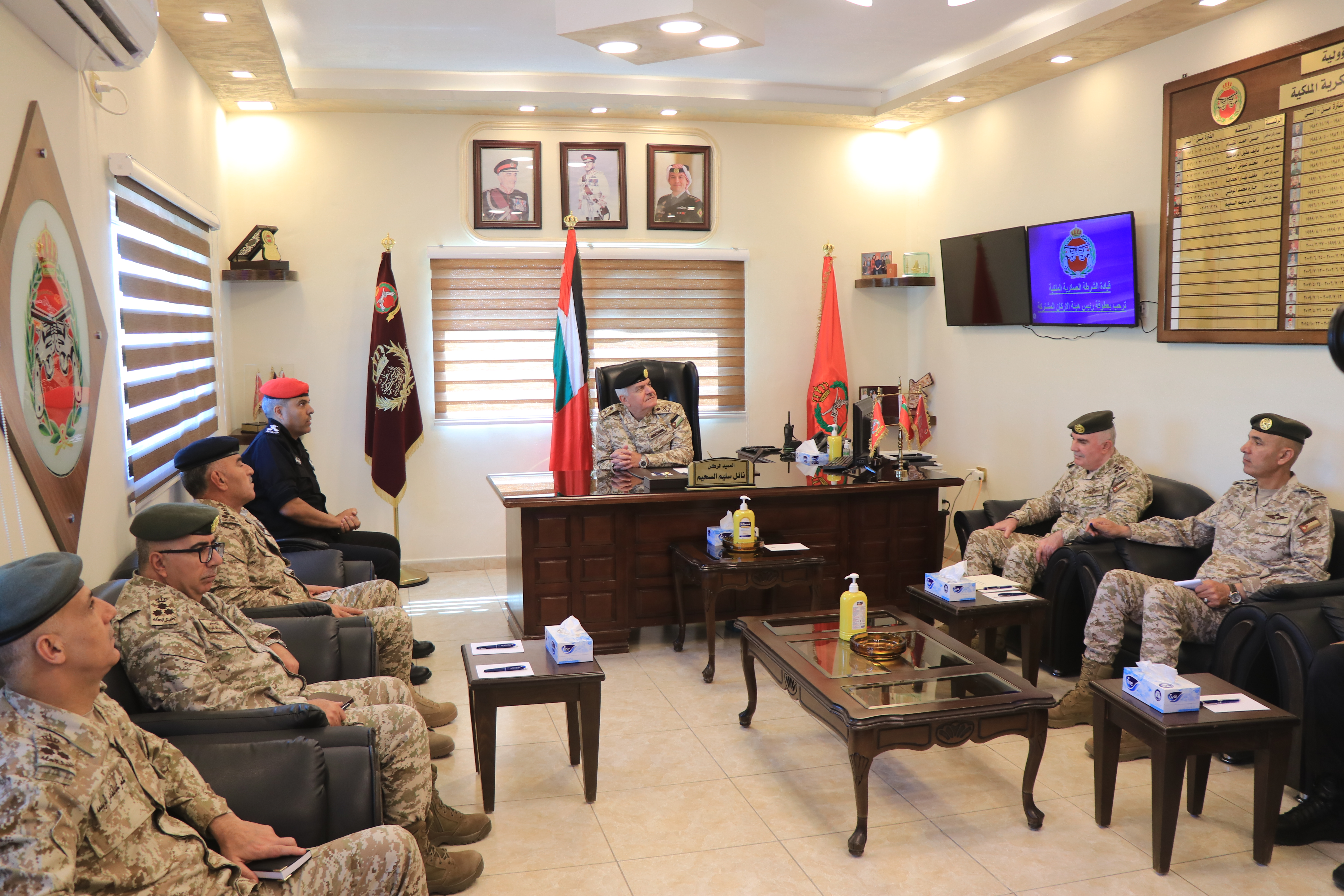 Madar Al-Saa Images 0.6507927068871187