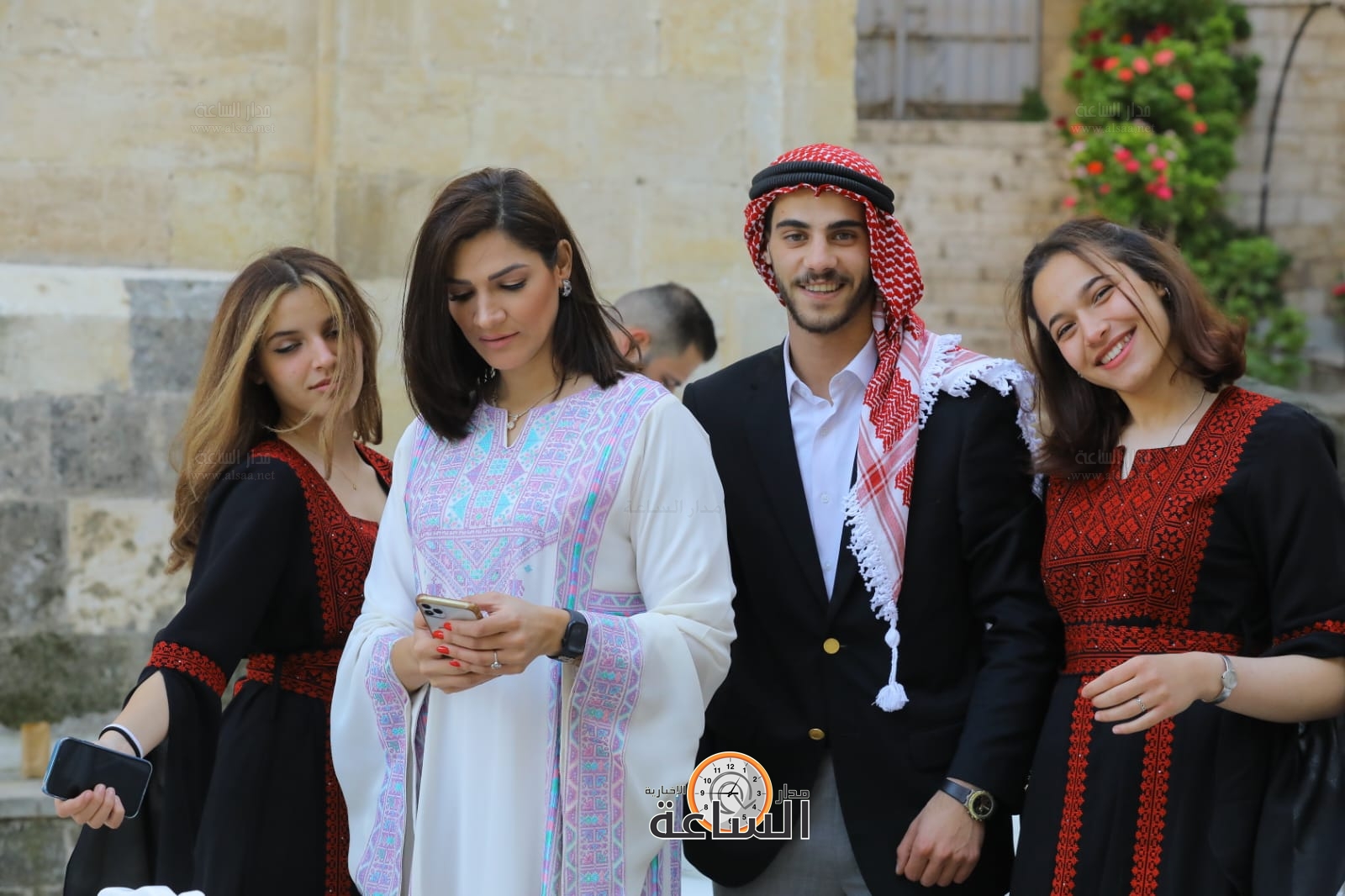 Madar Al-Saa Images 0.7842364463993667