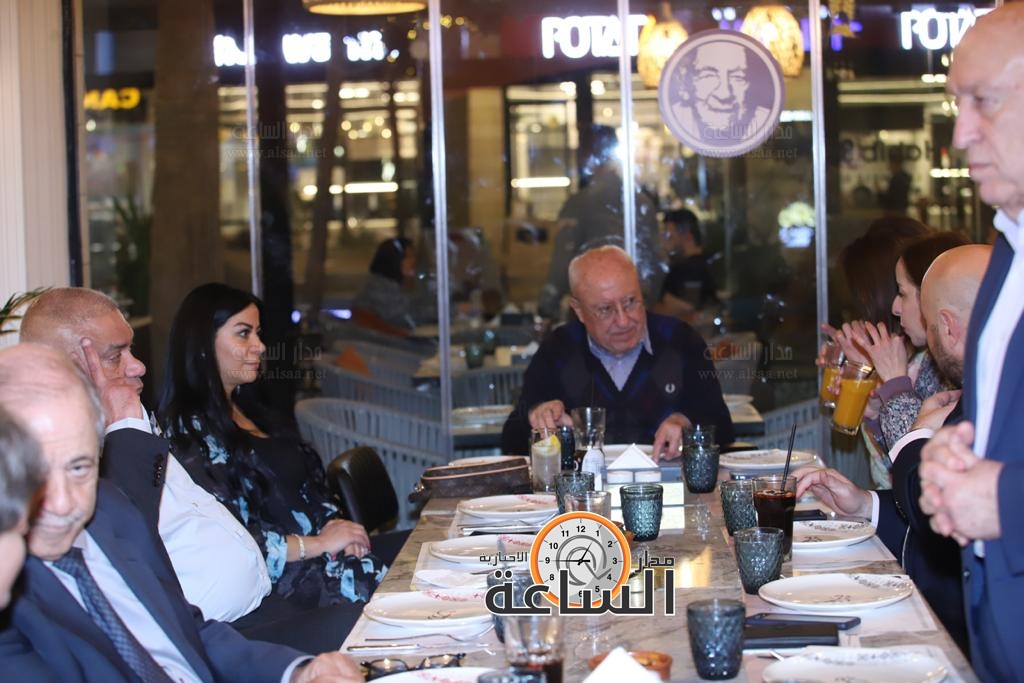 Madar Al-Saa Images 0.9344766452172367