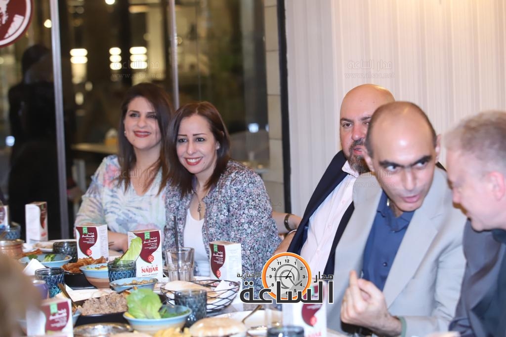 Madar Al-Saa Images 0.33613337406403865