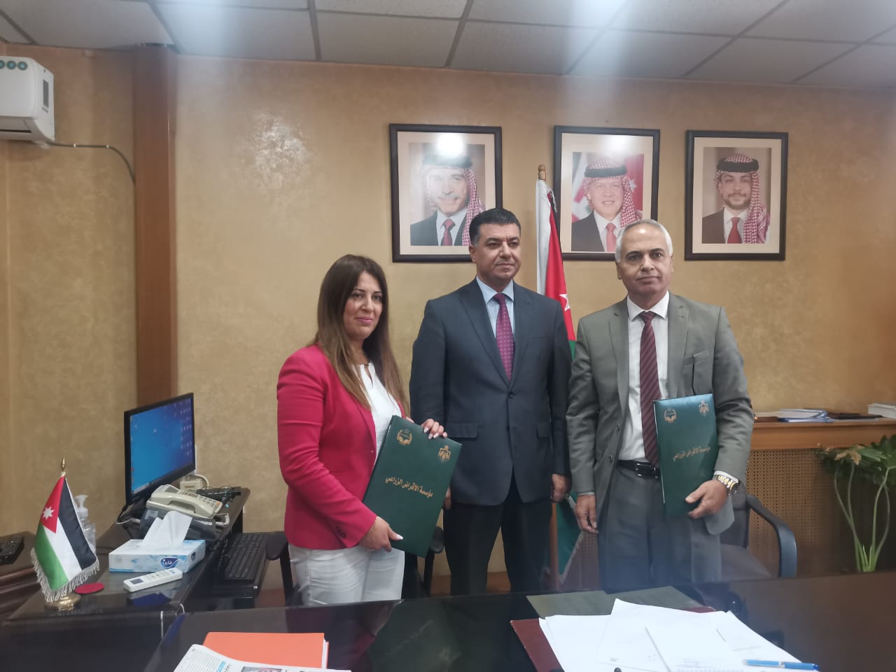 Madar Al-Saa Images 0.38897905132783195