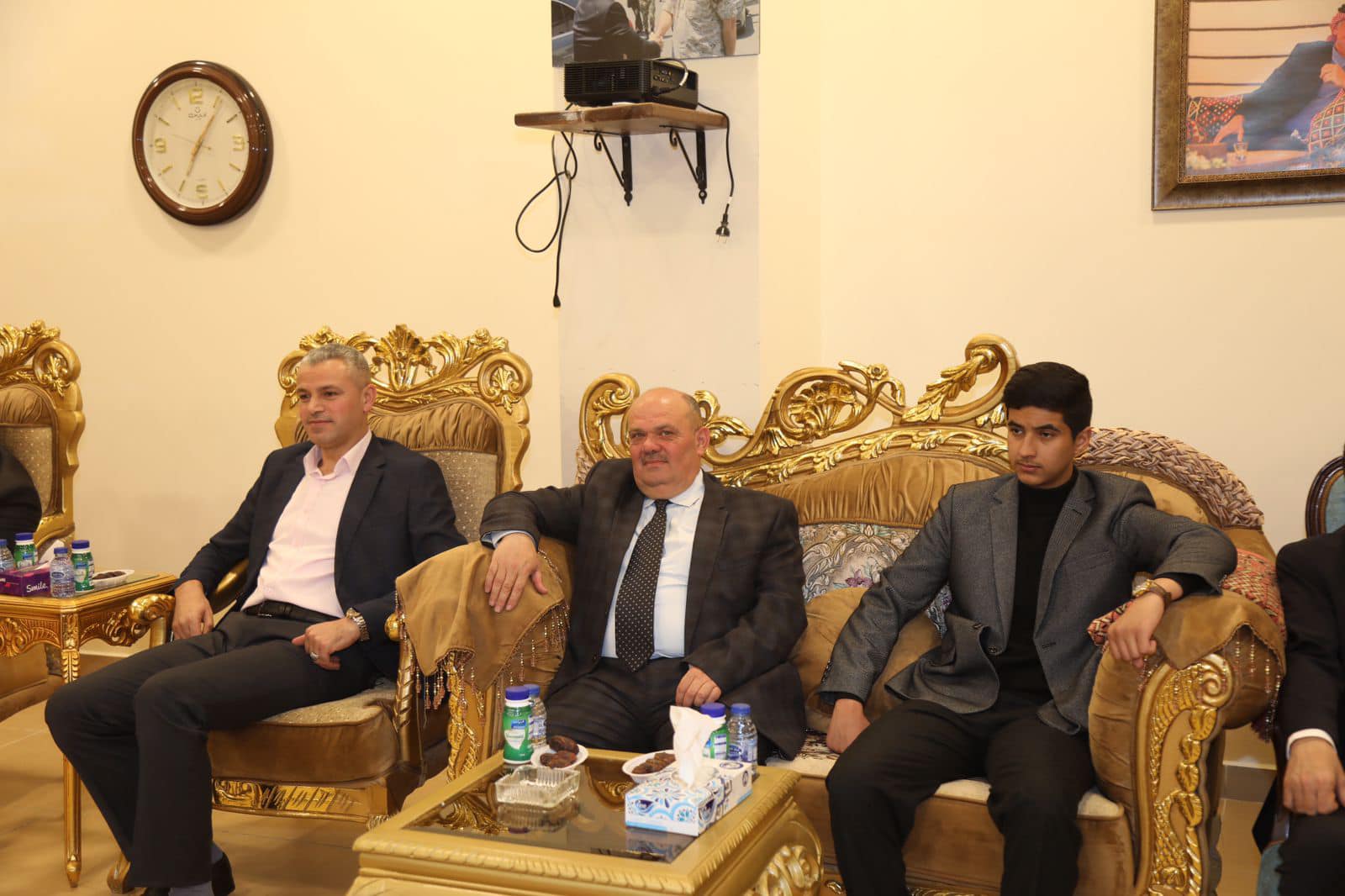 Madar Al-Saa Images 0.3197215611372859