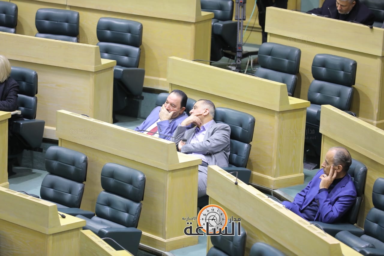 Madar Al-Saa Images 0.3755994166957275