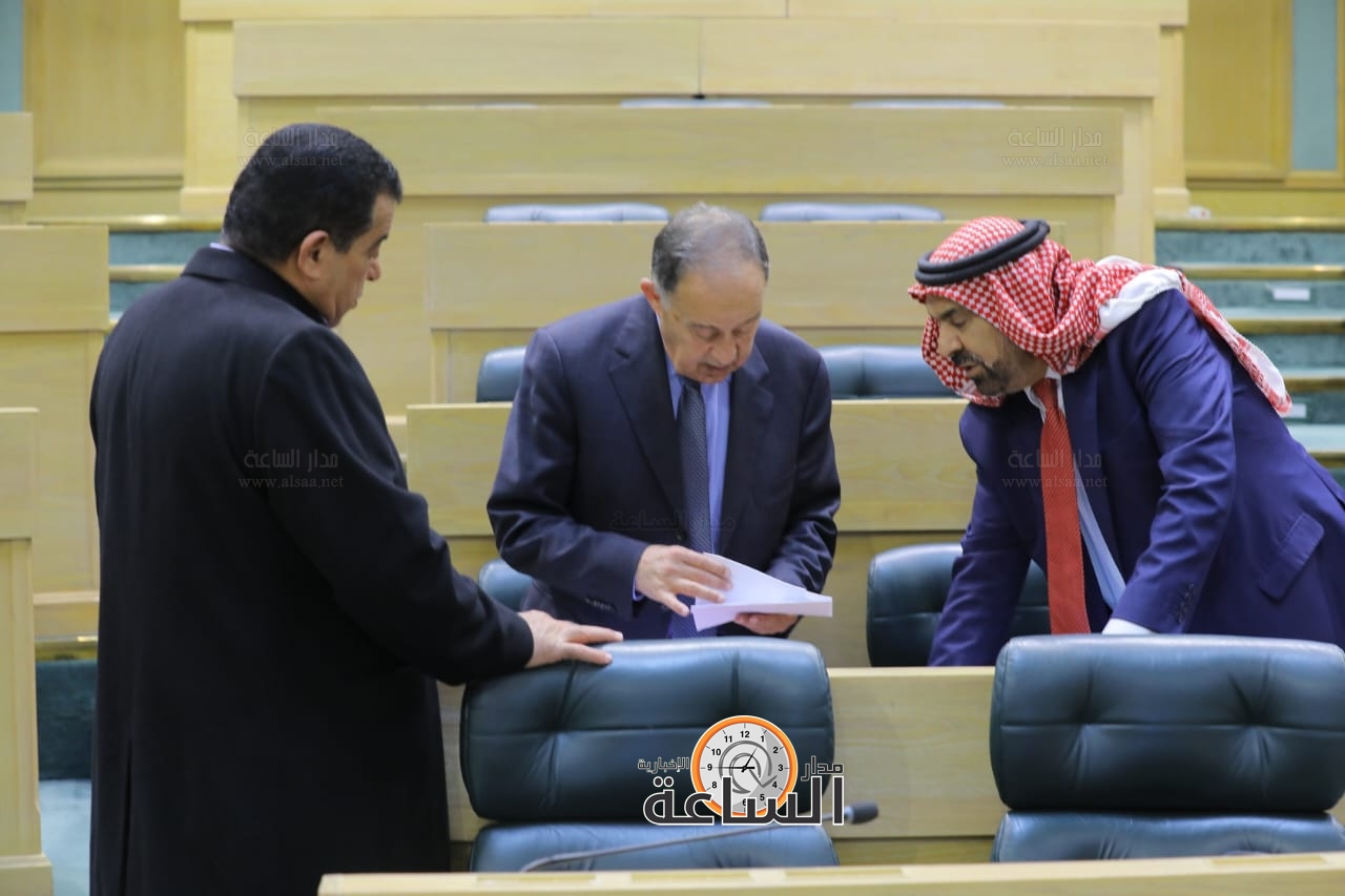 Madar Al-Saa Images 0.3223419975999571