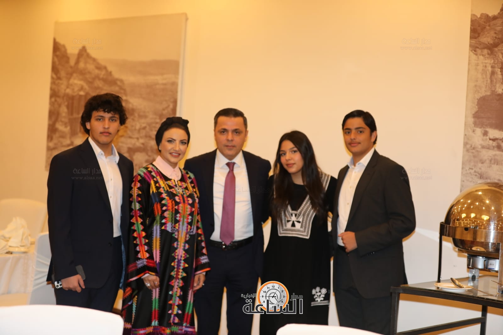 Madar Al-Saa Images 0.4570113443882382