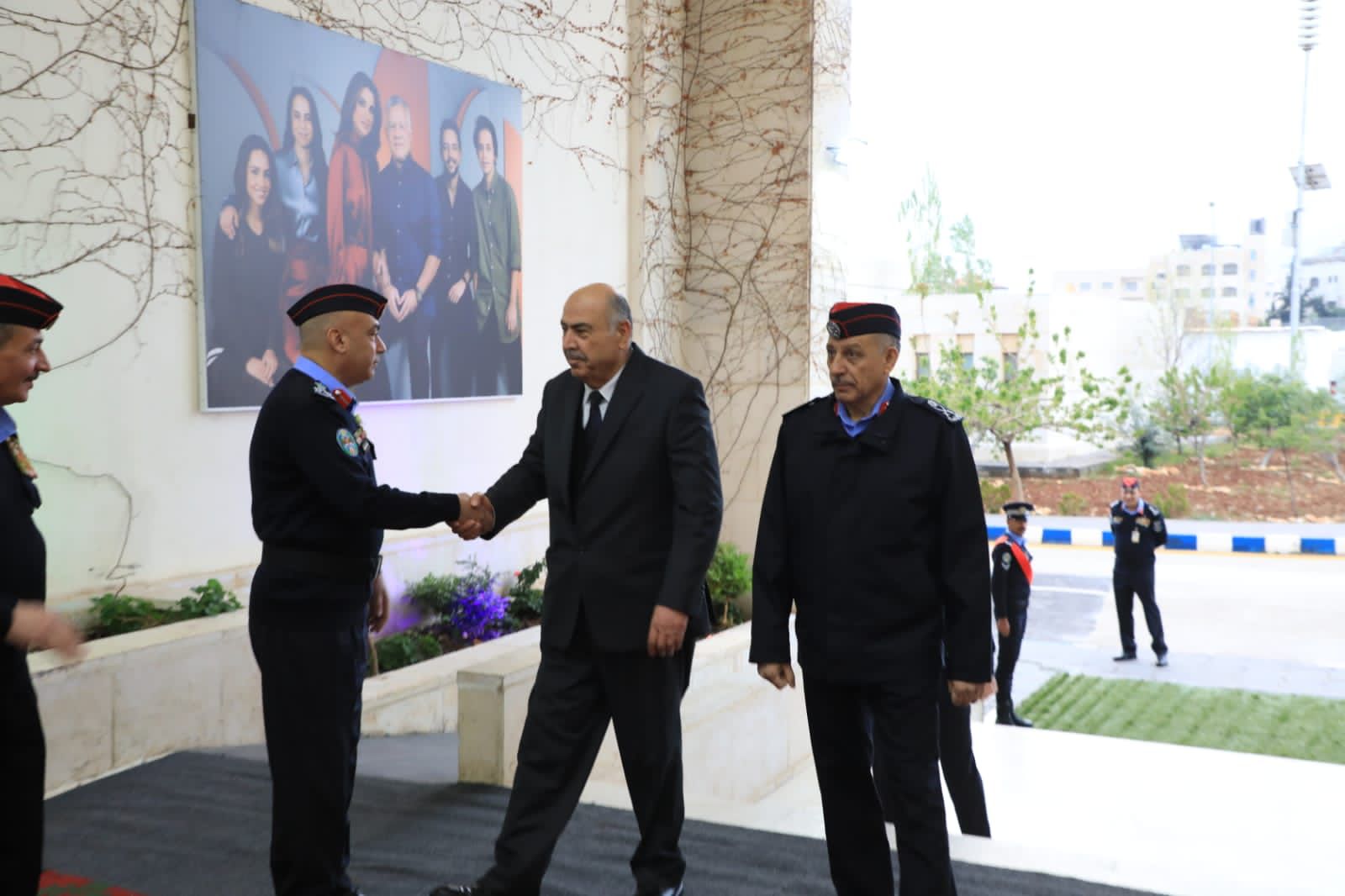 Madar Al-Saa Images 0.06353764698756015