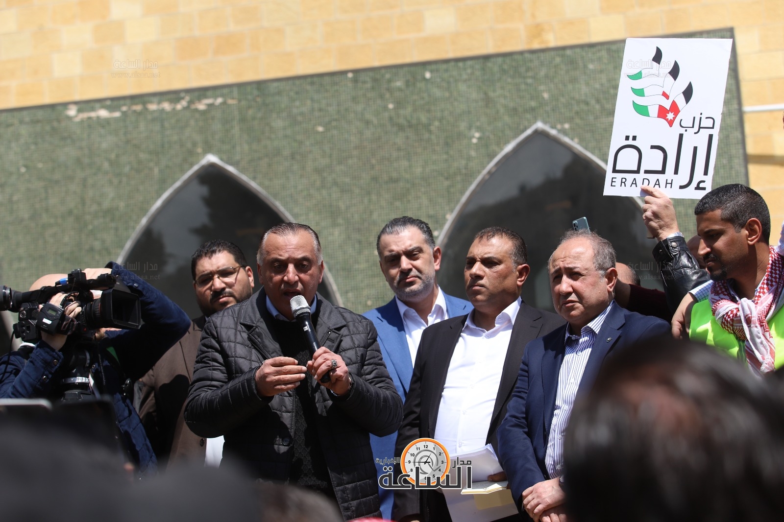 Madar Al-Saa Images 0.18421714138023126