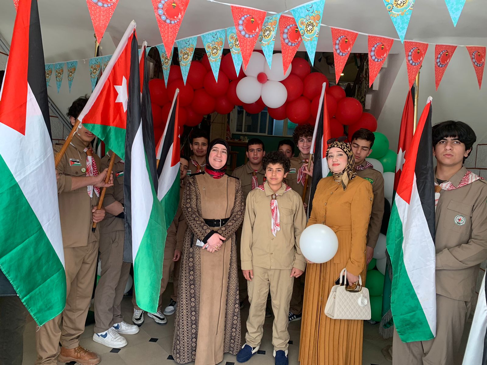 Madar Al-Saa Images 0.13301374972820823