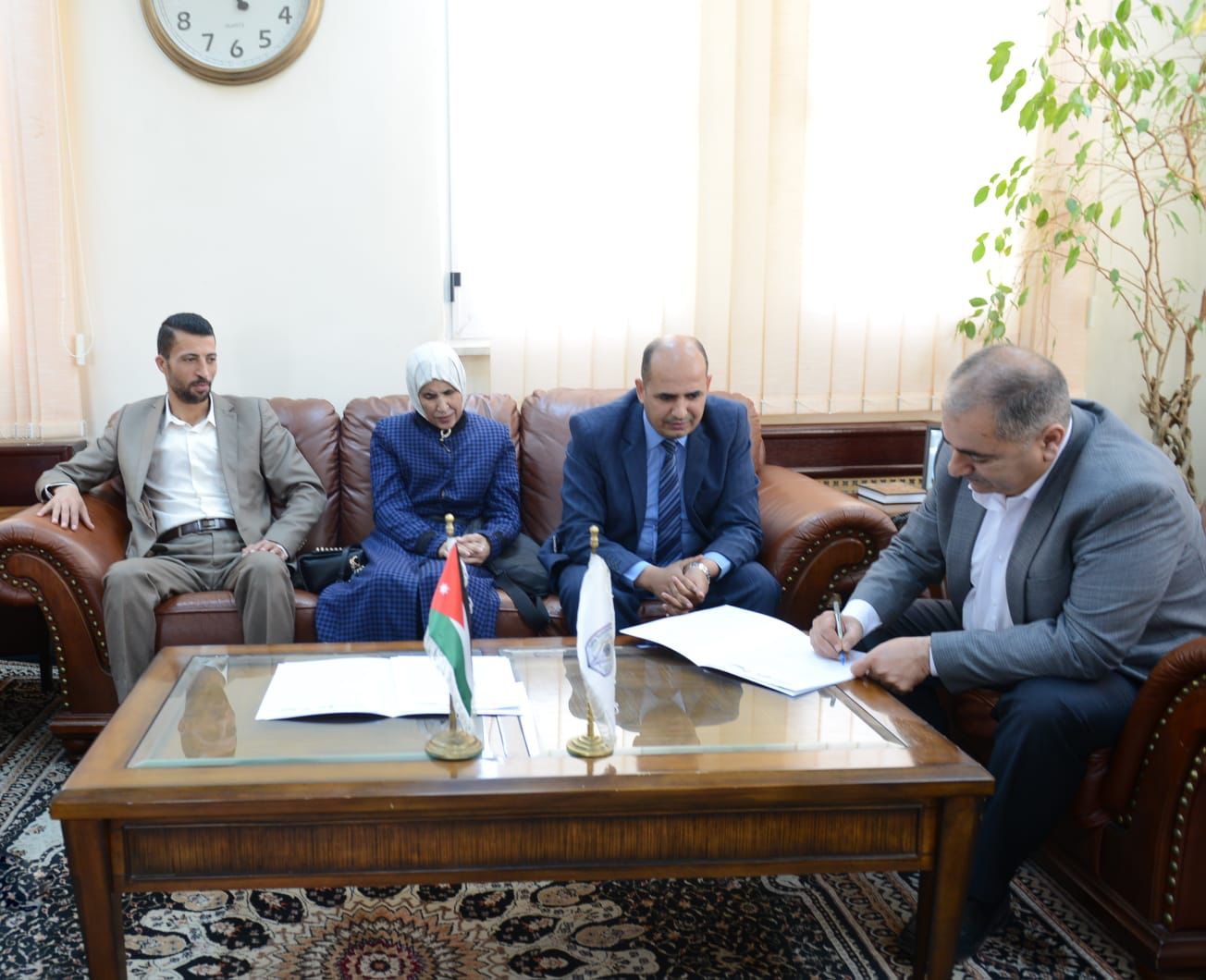 Madar Al-Saa Images 0.25894621486870206