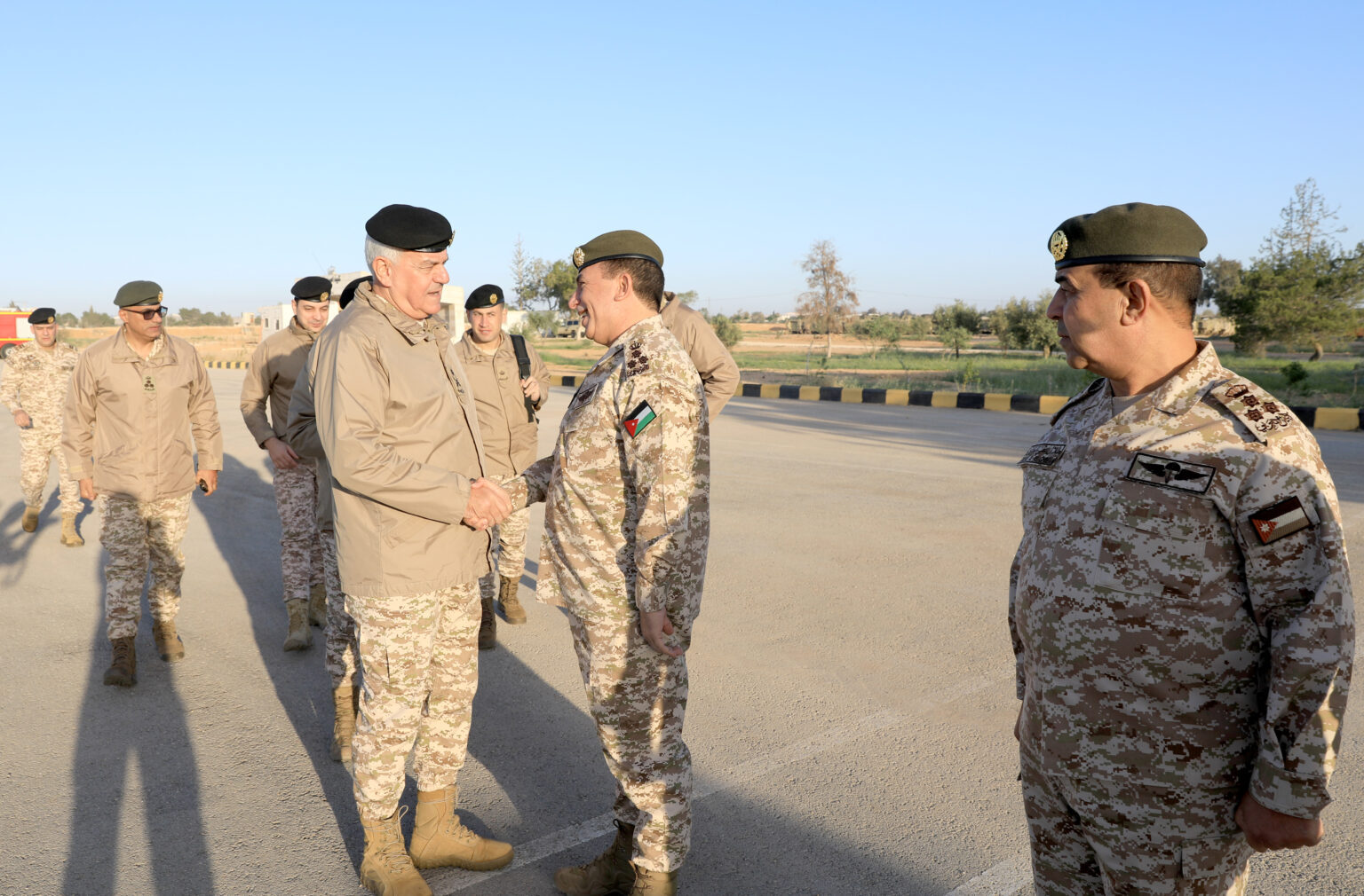 Madar Al-Saa Images 0.9992193996006771