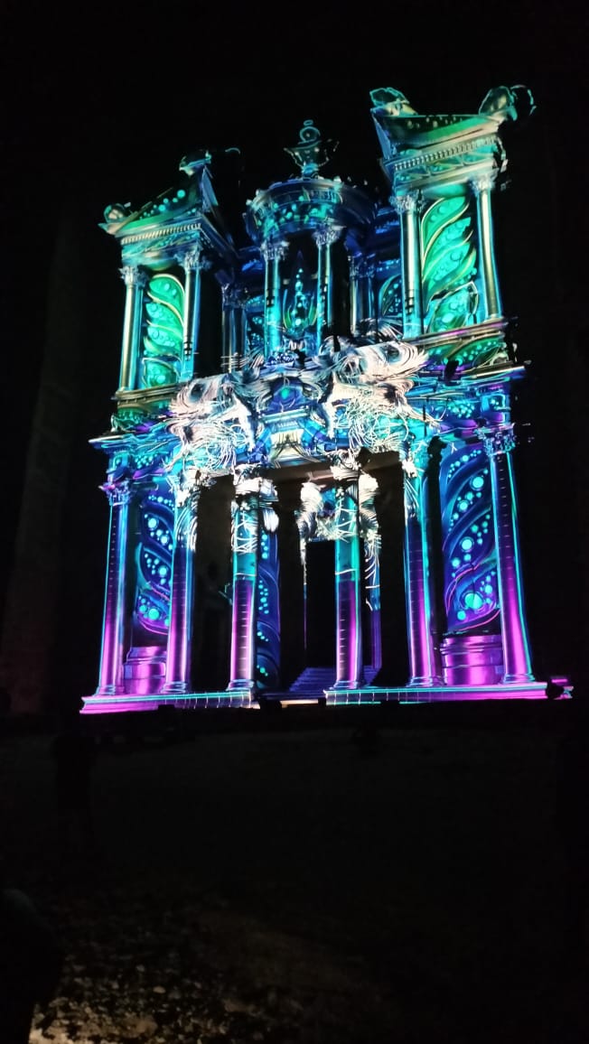 Madar Al-Saa Images 0.4604404578350457