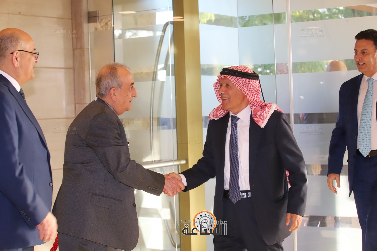 Madar Al-Saa Images 0.15945480795481015