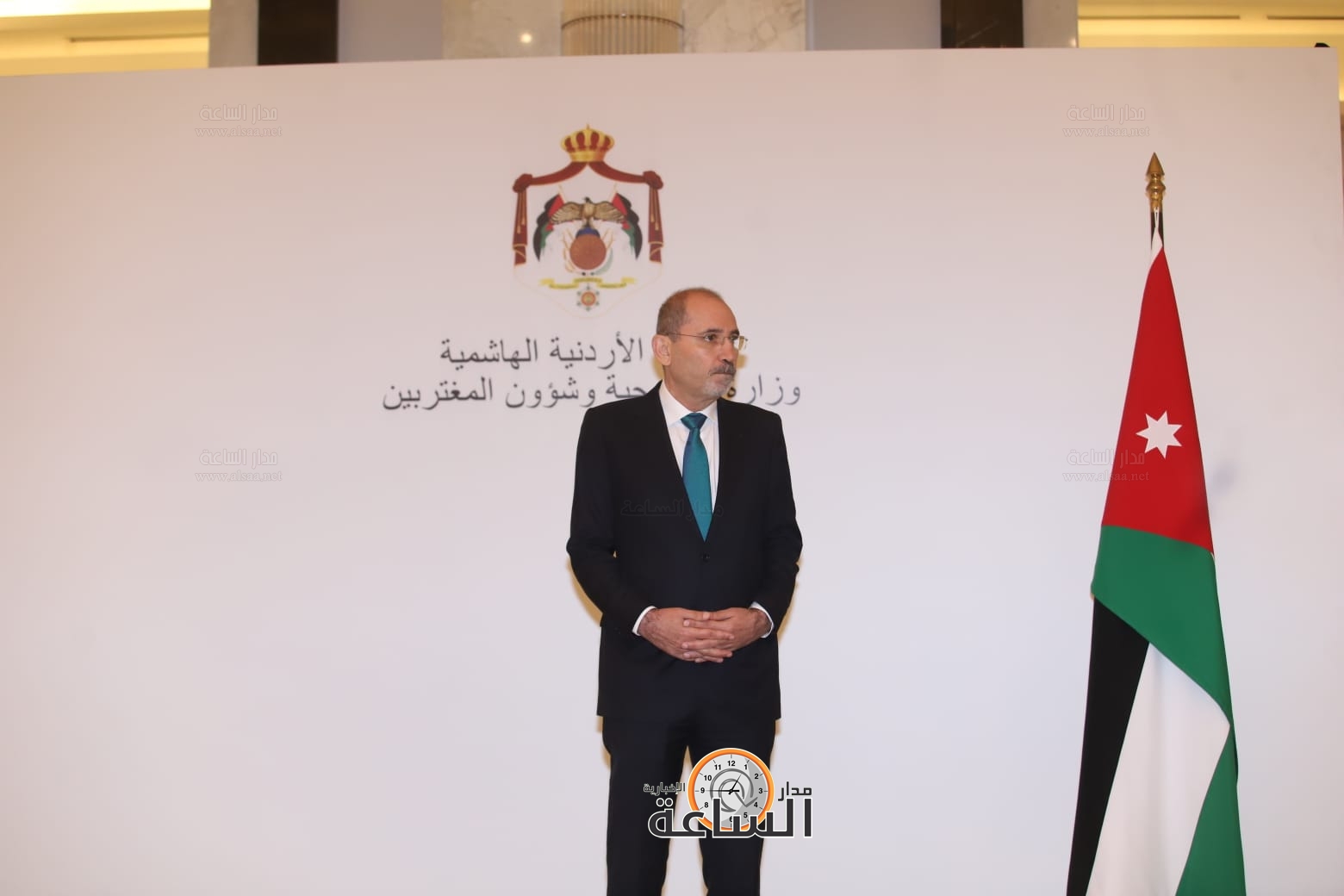 Madar Al-Saa Images 0.690605340515273