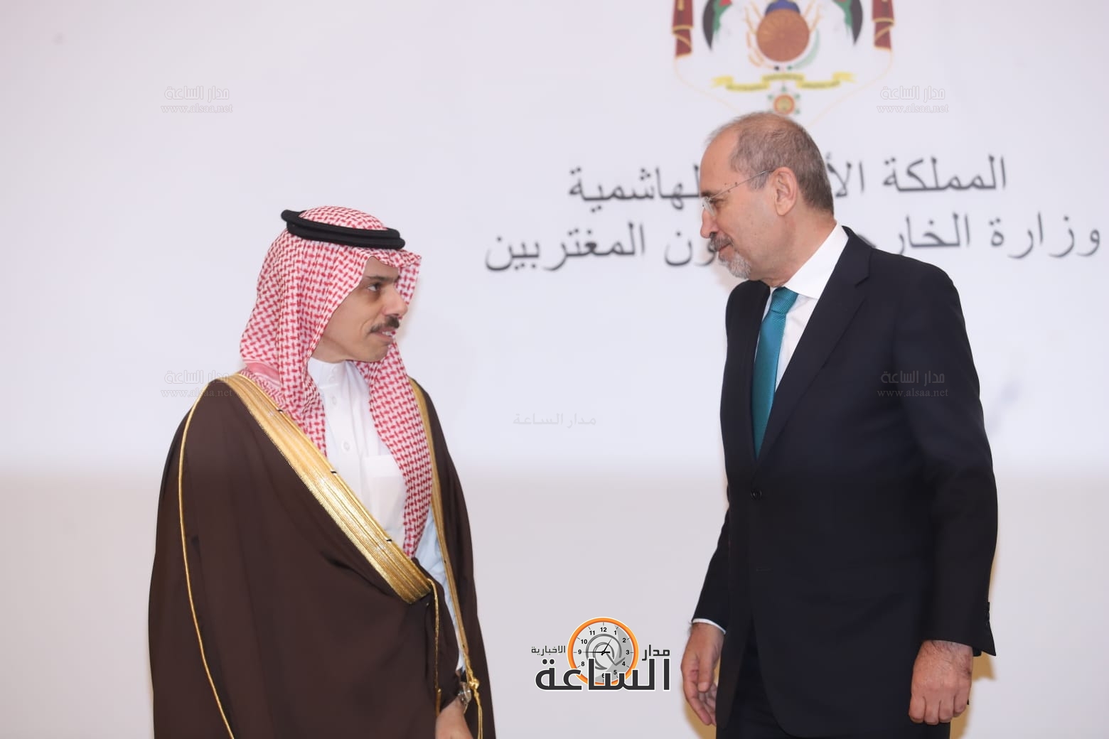 Madar Al-Saa Images 0.11597092544311671