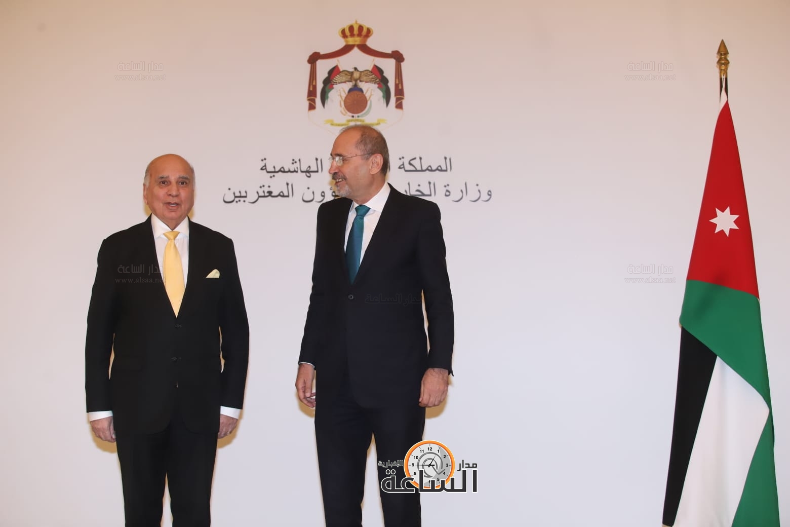 Madar Al-Saa Images 0.19190431074989567