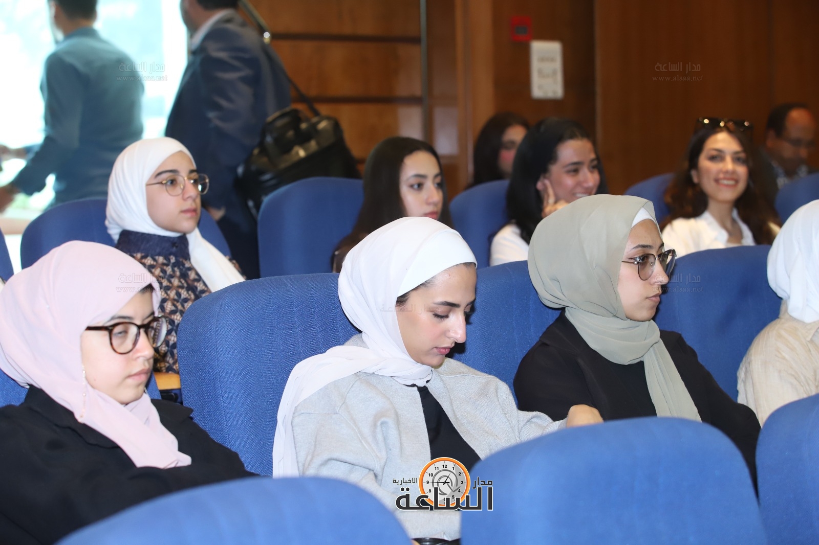 Madar Al-Saa Images 0.954642378552494