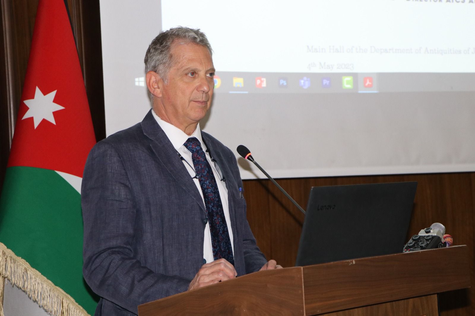 Madar Al-Saa Images 0.5442160969288037