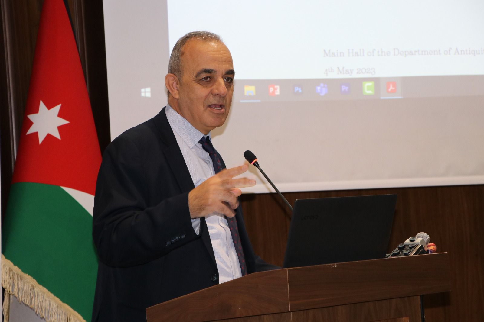 Madar Al-Saa Images 0.491641419240735