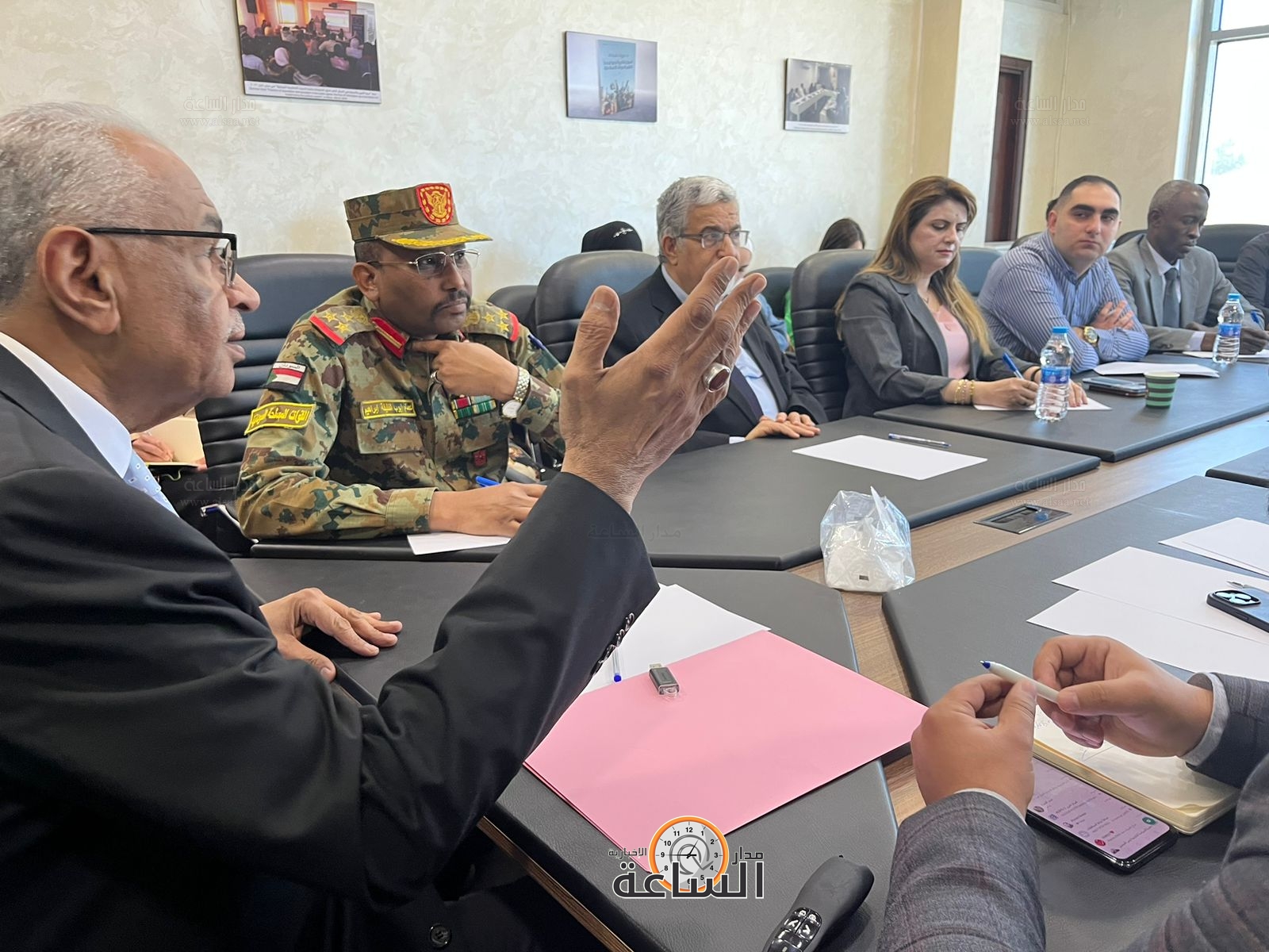 Madar Al-Saa Images 0.04269497150994428