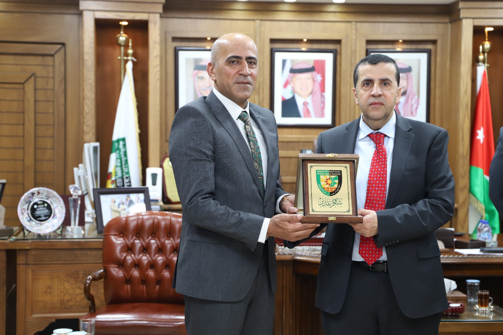 Madar Al-Saa Images 0.8574894301683105