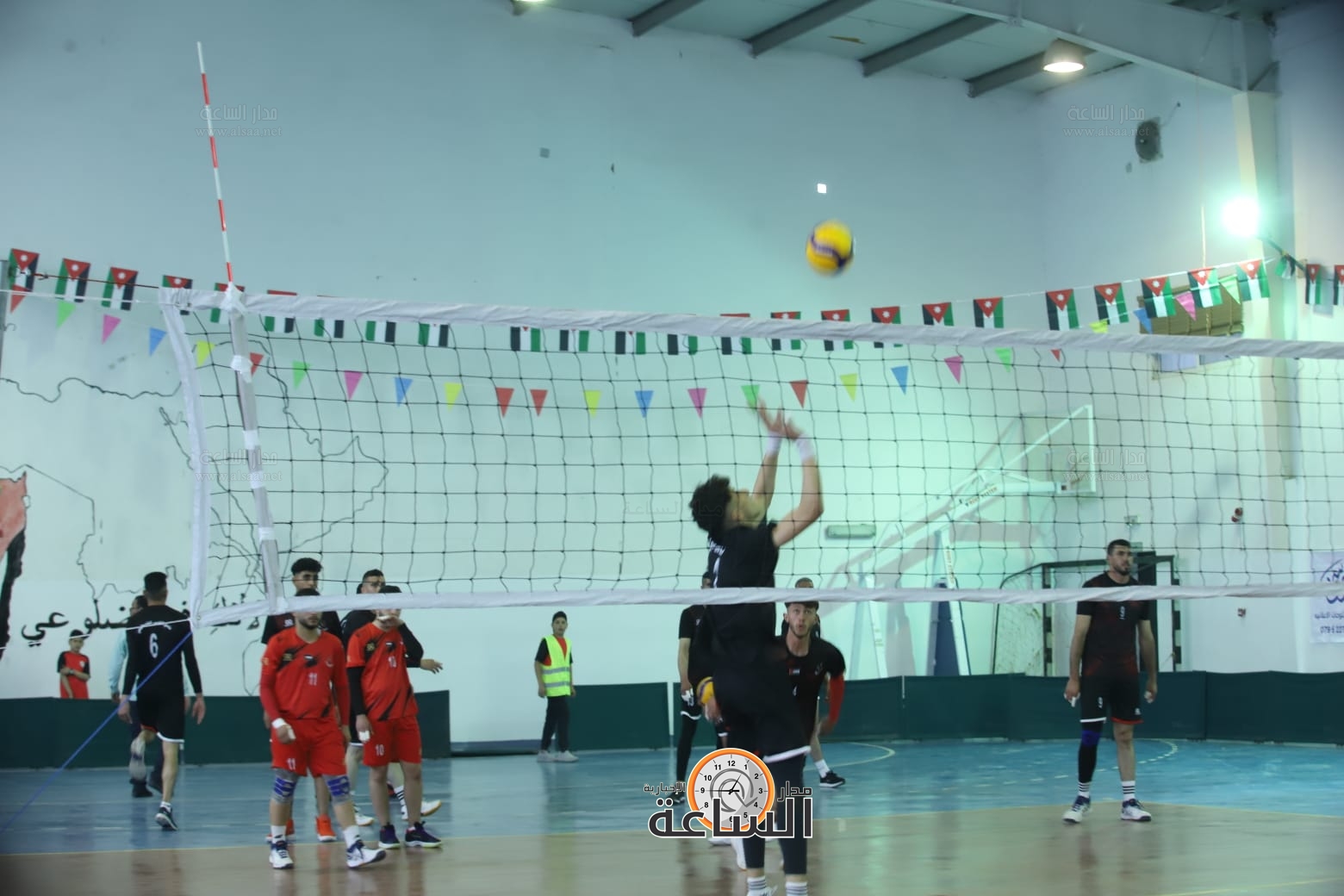 Madar Al-Saa Images 0.402118235496402