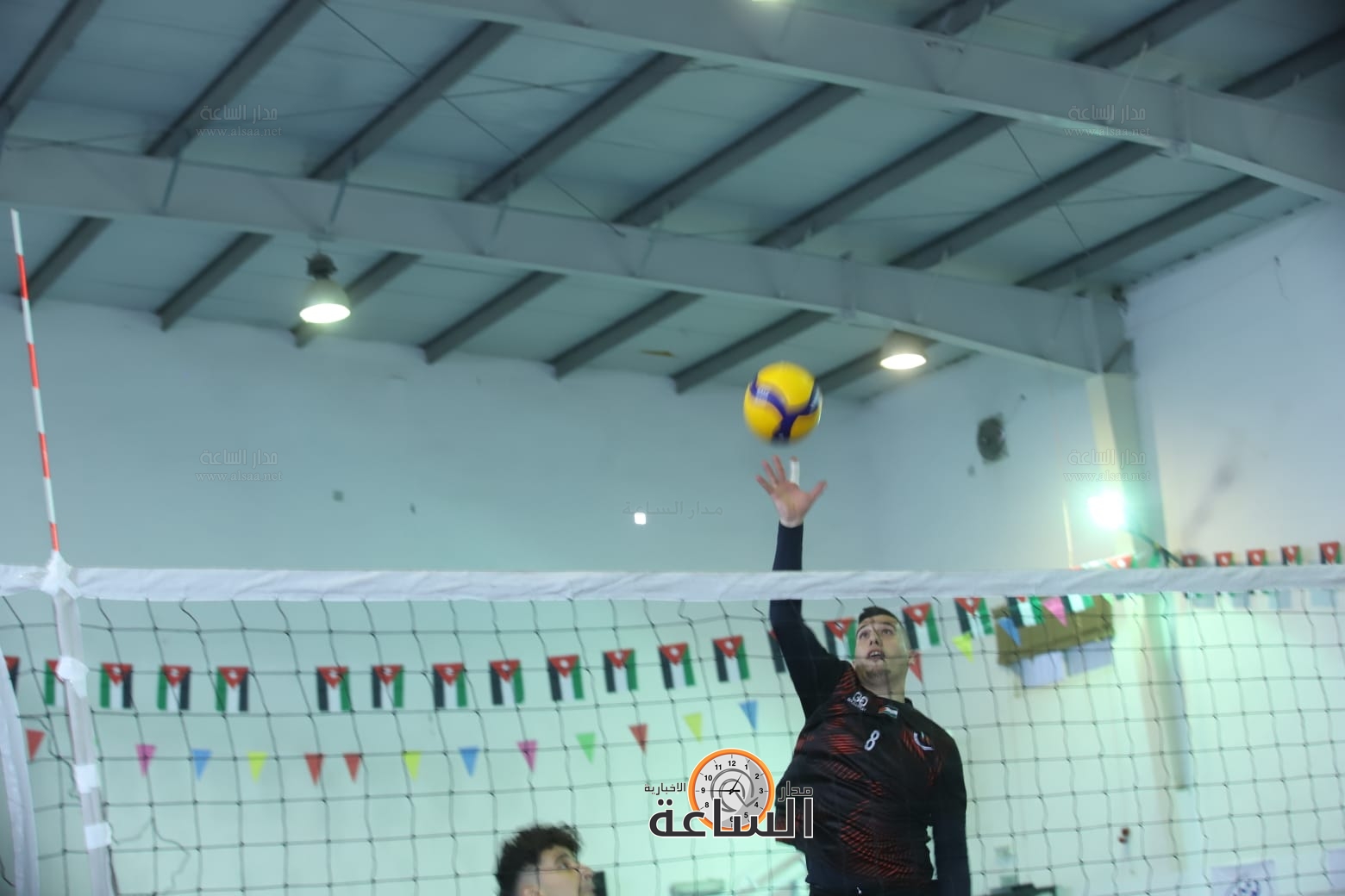 Madar Al-Saa Images 0.9568365470715674