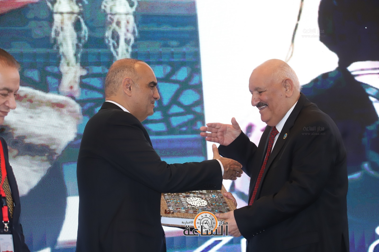 Madar Al-Saa Images 0.8073298645398906