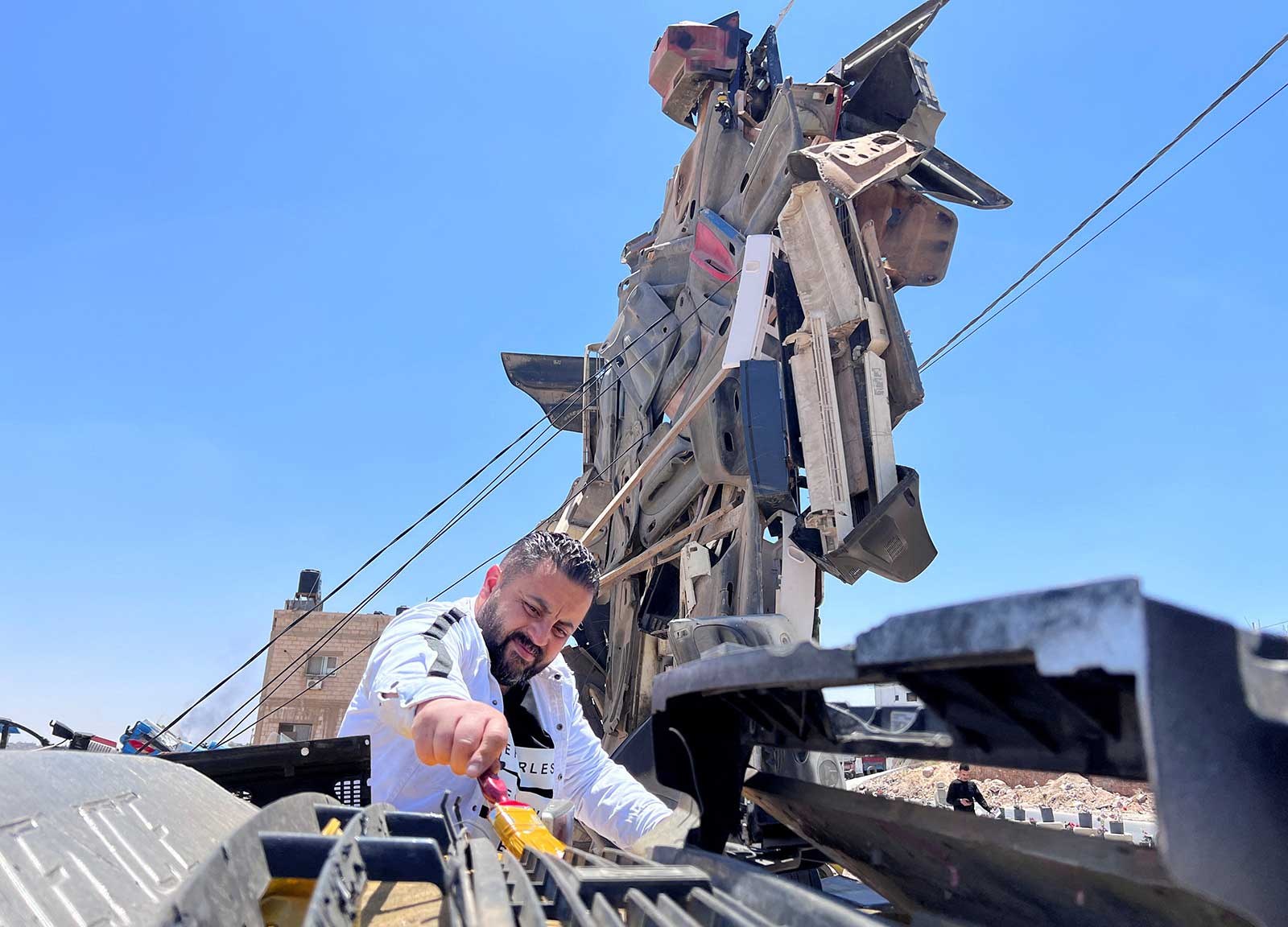 Madar Al-Saa Images 0.701628279884922