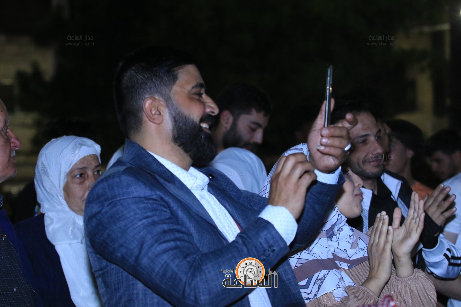 Madar Al-Saa Images 0.5568853606182178