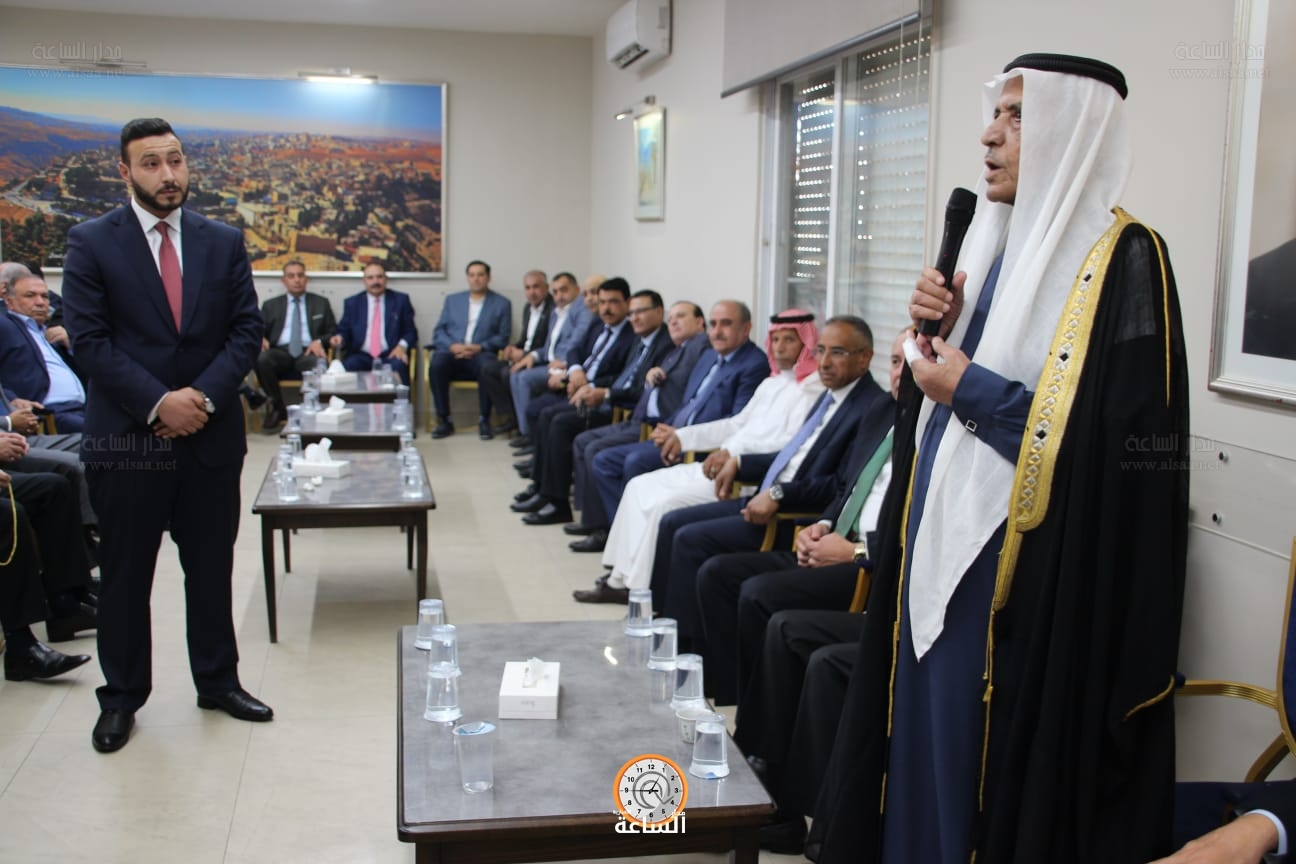 Madar Al-Saa Images 0.448223403619477