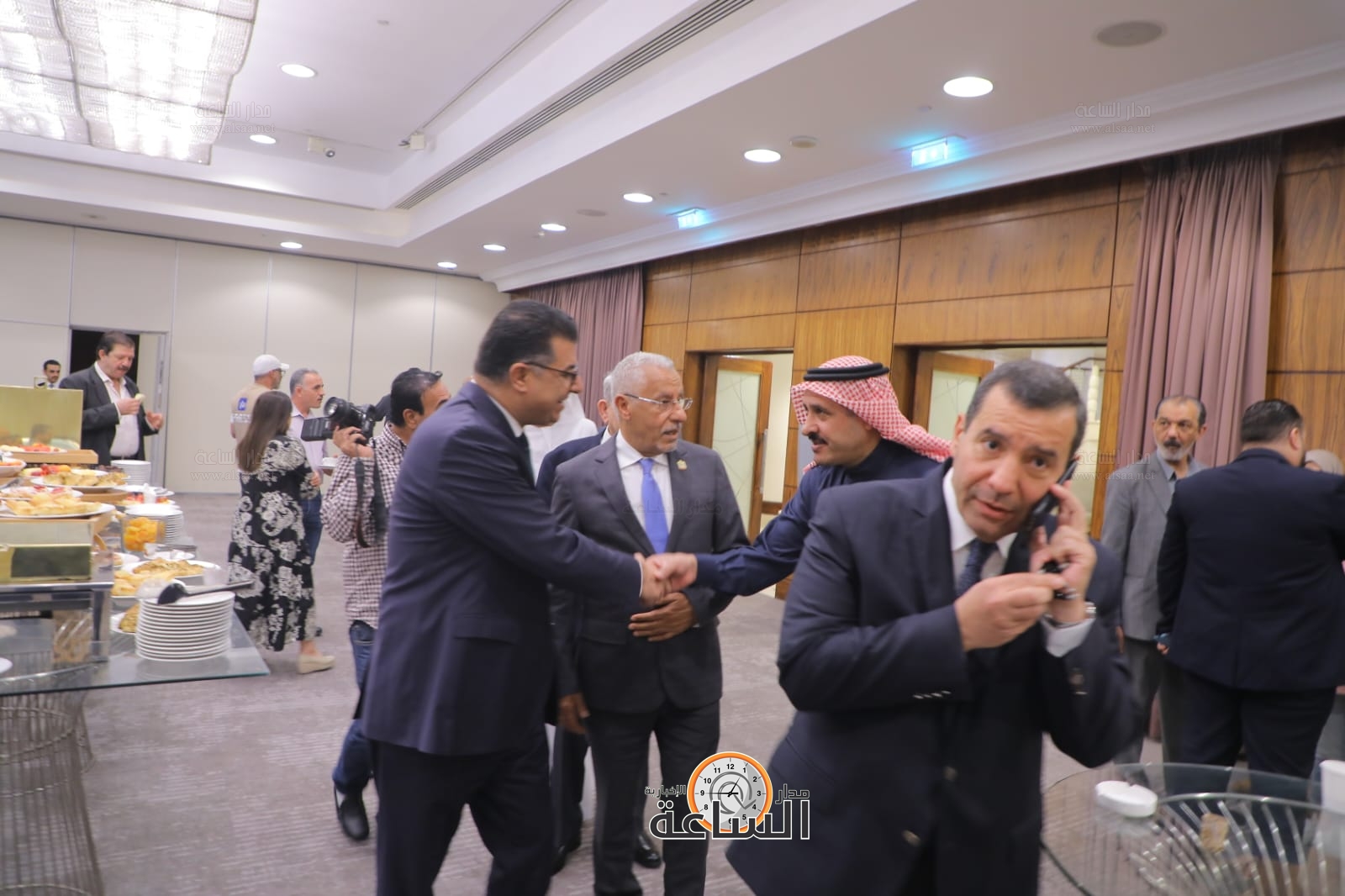 Madar Al-Saa Images 0.32021624804210047